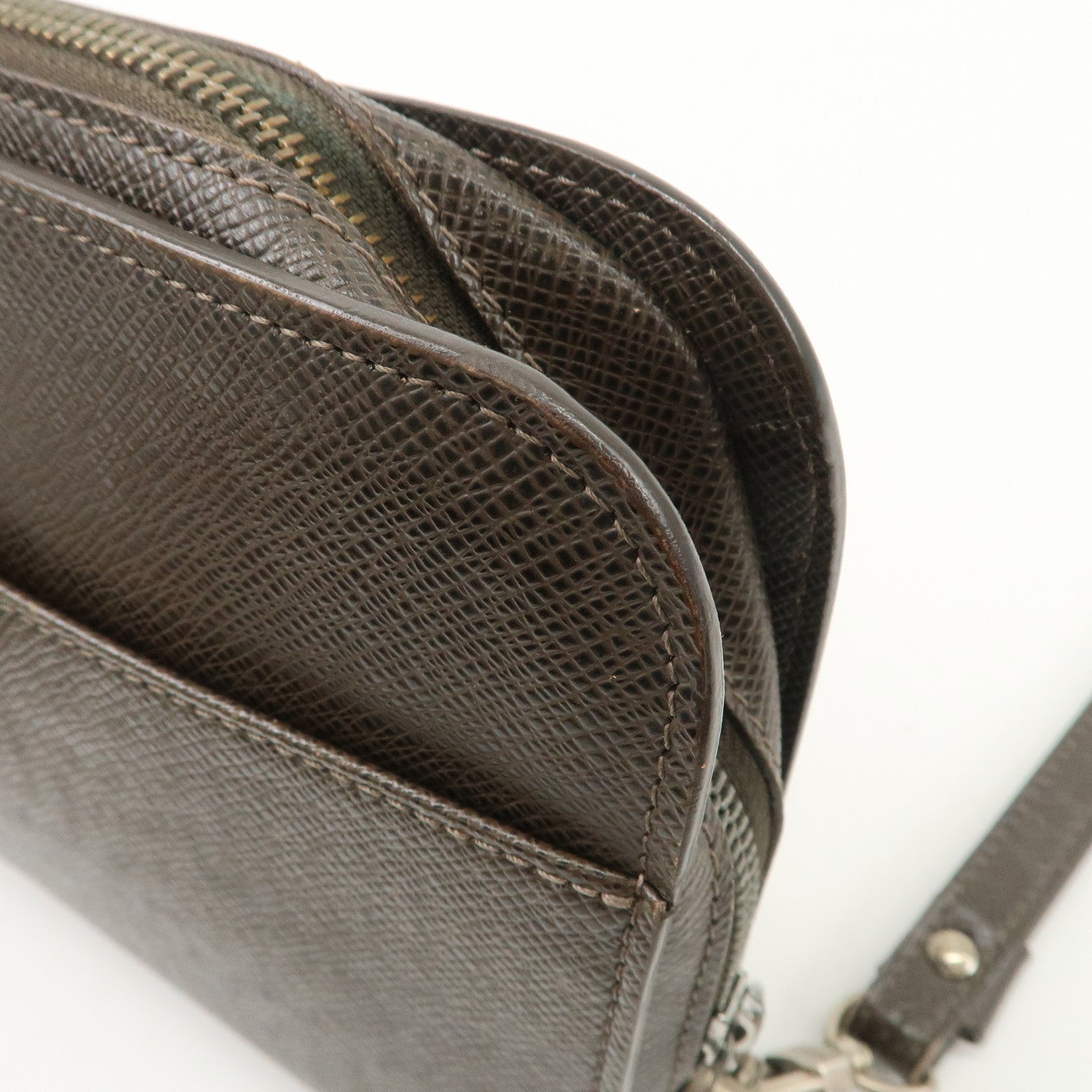 Louis Vuitton Taiga Baikal Clutch Bag Hand Bag Akajou M30186 Used