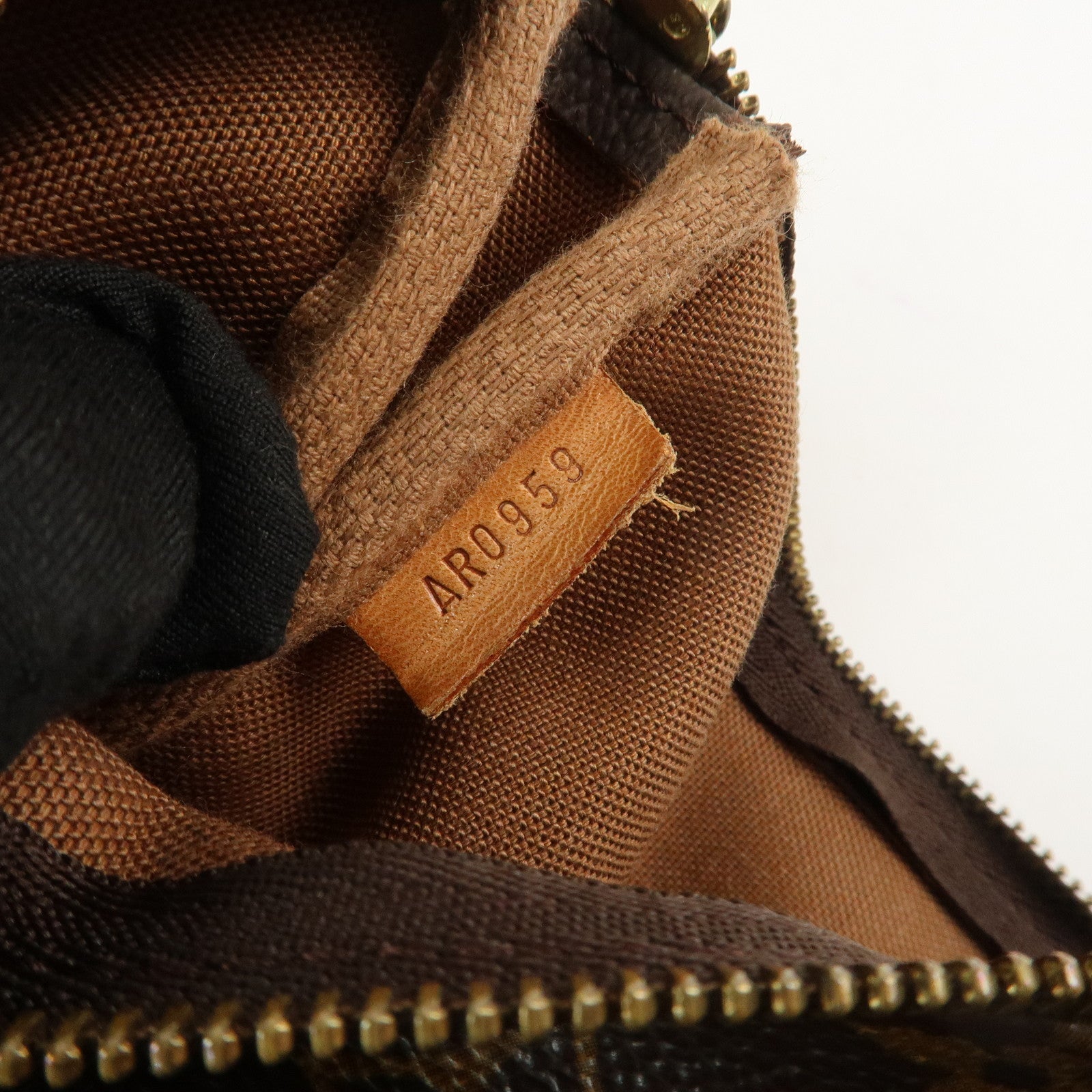 Louis Vuitton Monogram Pochette Accessoires Pouch Hand Bag M51980