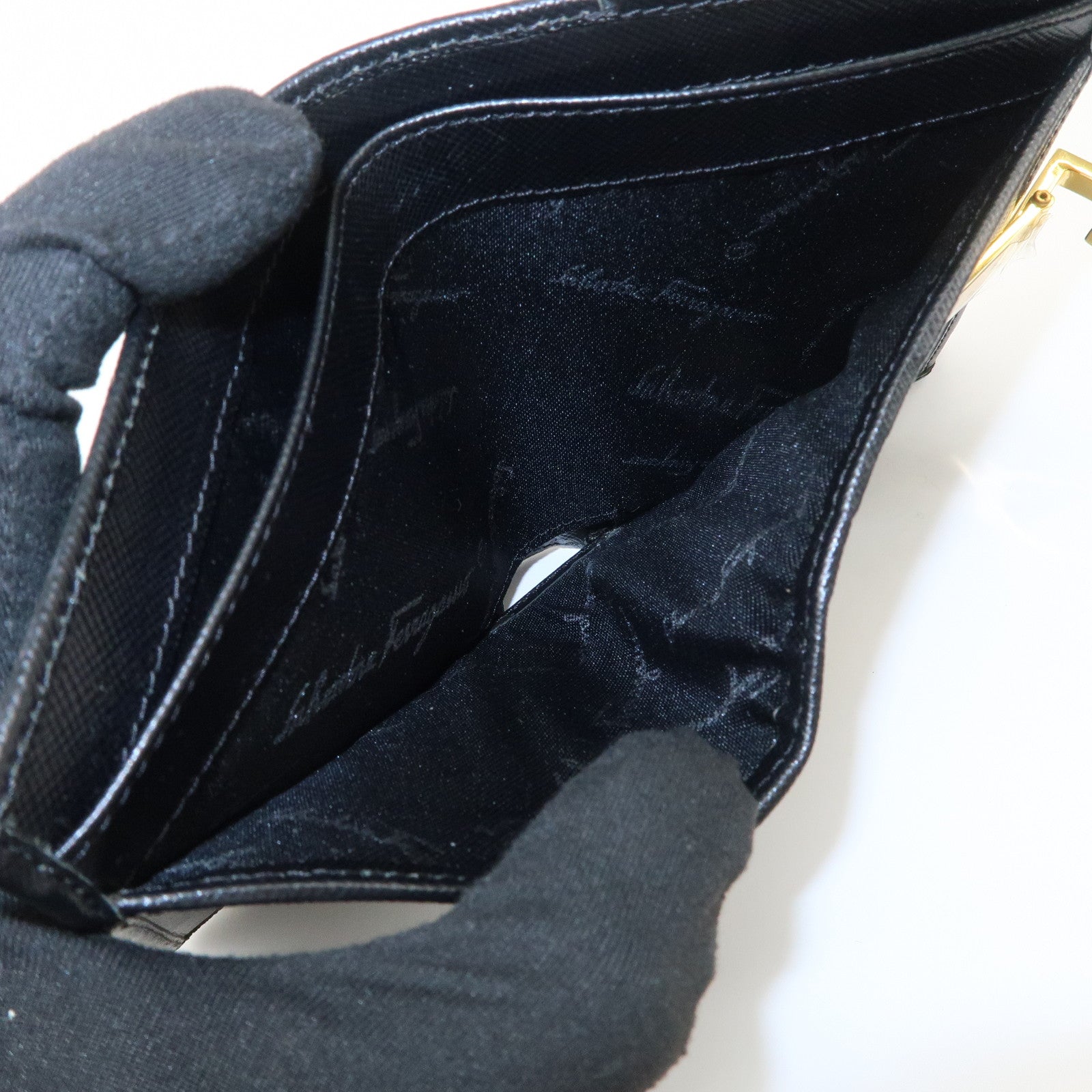 Ferragamo Gancini Leather Bi-fold Compact Wallet Black 22 0778