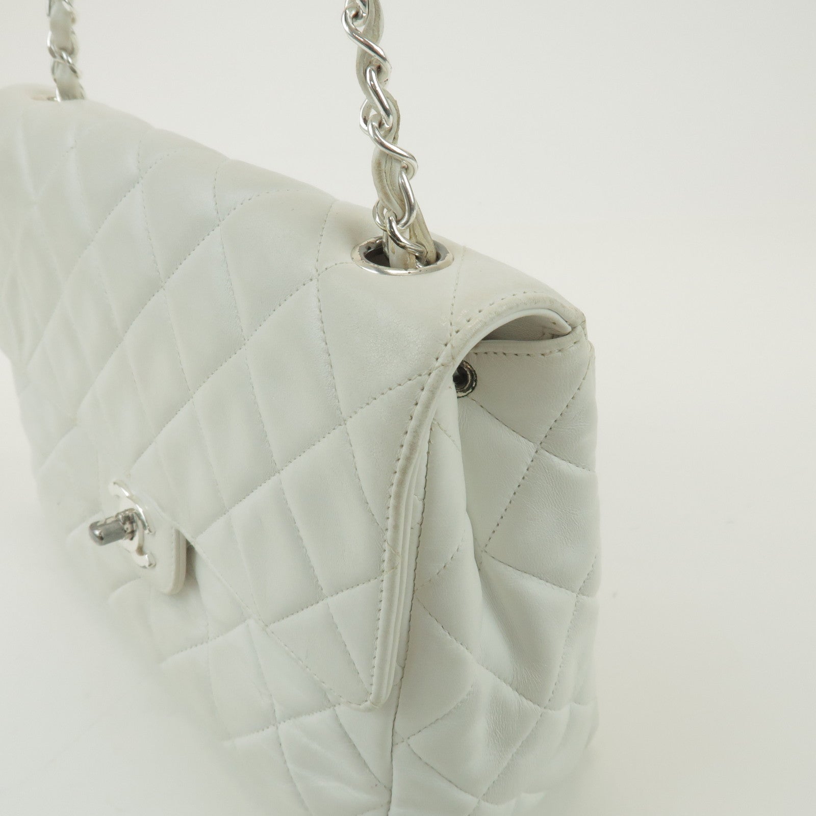 CHANEL Matelasse Lamb Skin Chain Shoulder Bag White Silver