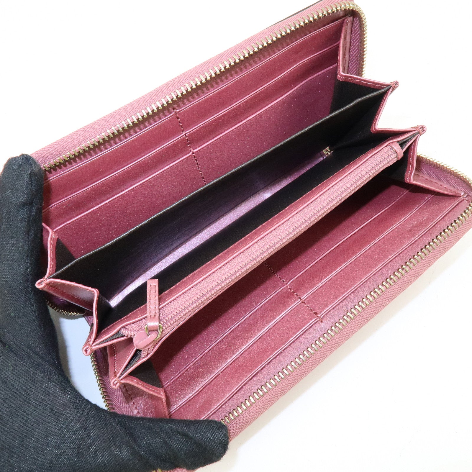 GUCCI Interlocking G Lovely Heart Microguccissima Wallet 307997