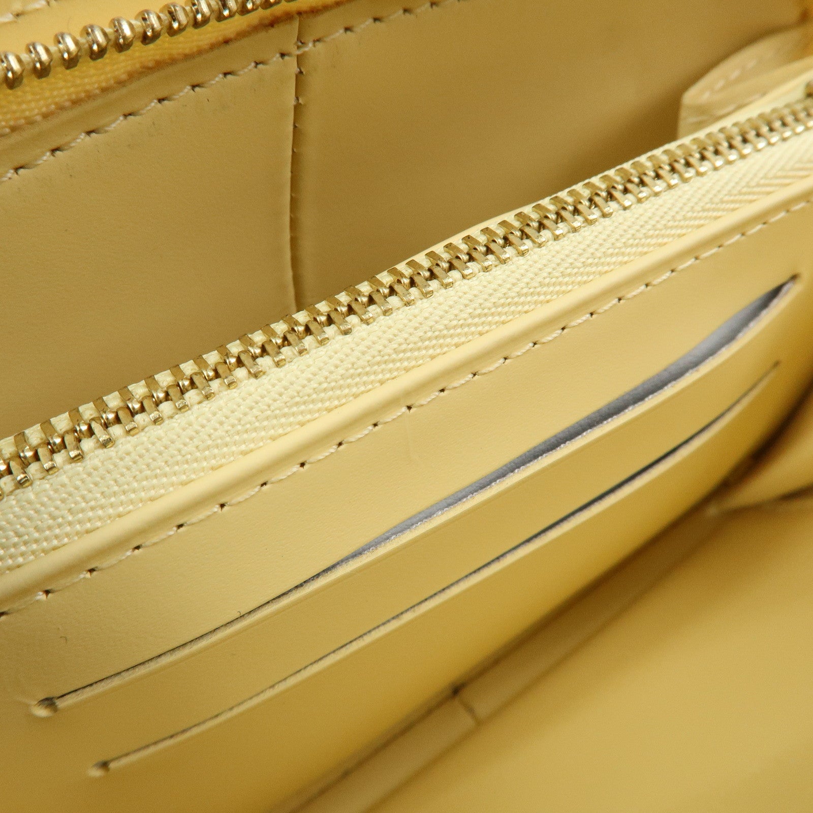 Louis Vuitton Epi Portefeuille Epi Z Coin Case Vanilla M6344A