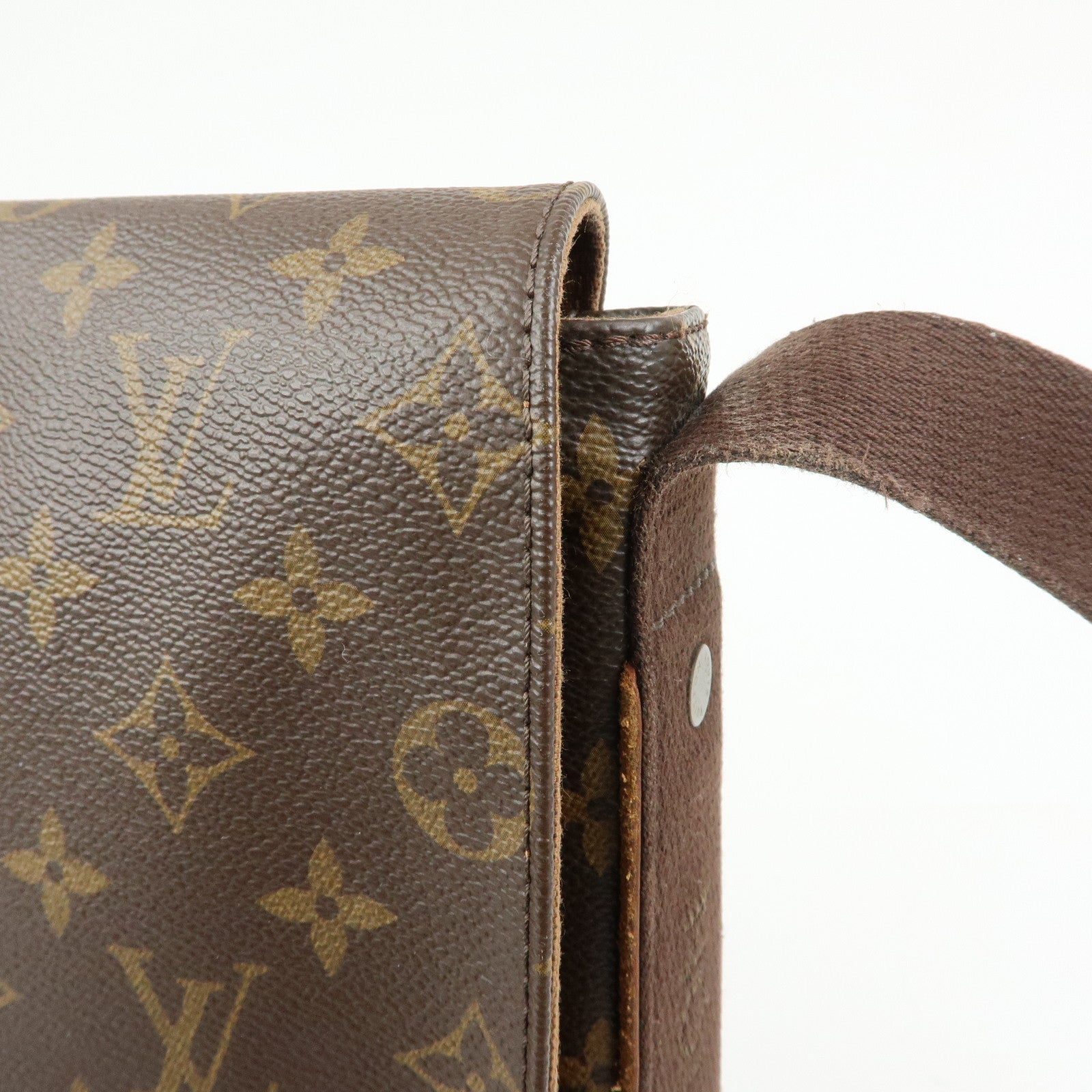 Louis Vuitton Monogram Messenger Beaubourg MM Canvas Bag M97038