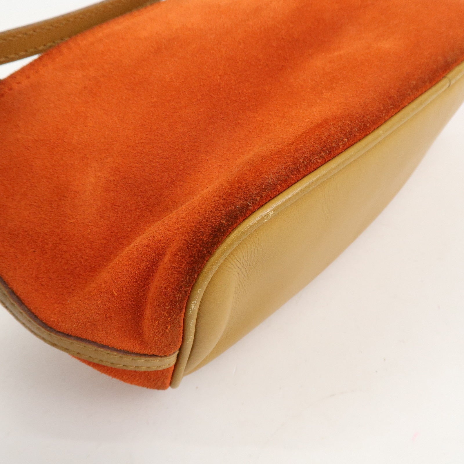 GUCCI Boat Bag Suede Leather Accessory Pouch Hand Bag 039.1103