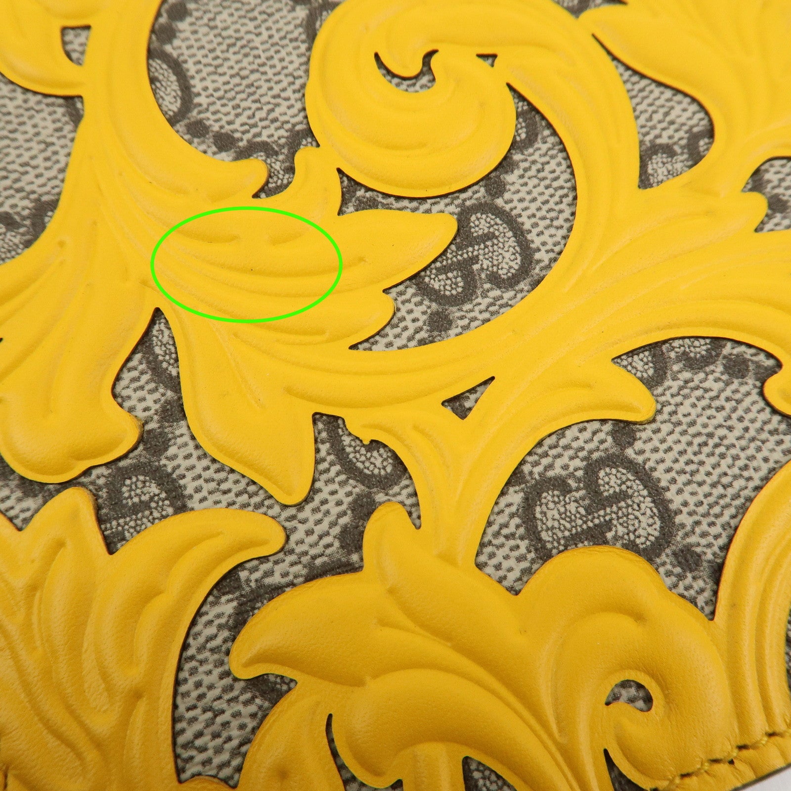 GUCCI GG Supreme Arabesque Leather Clutch Bag Beige Yellow 410810