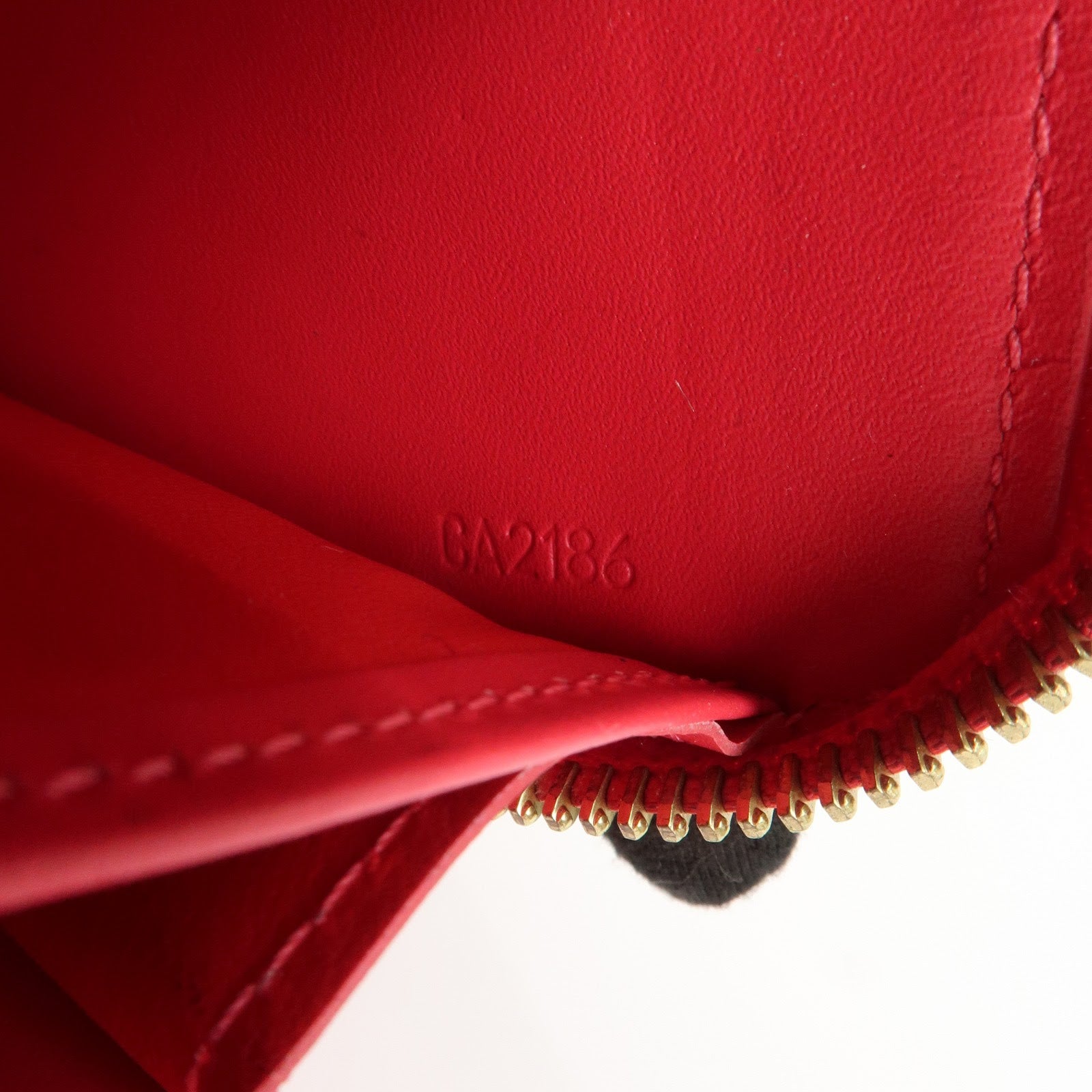 Louis Vuitton Monogram Vernis Round Zippy Wallet Hot Pink M93058