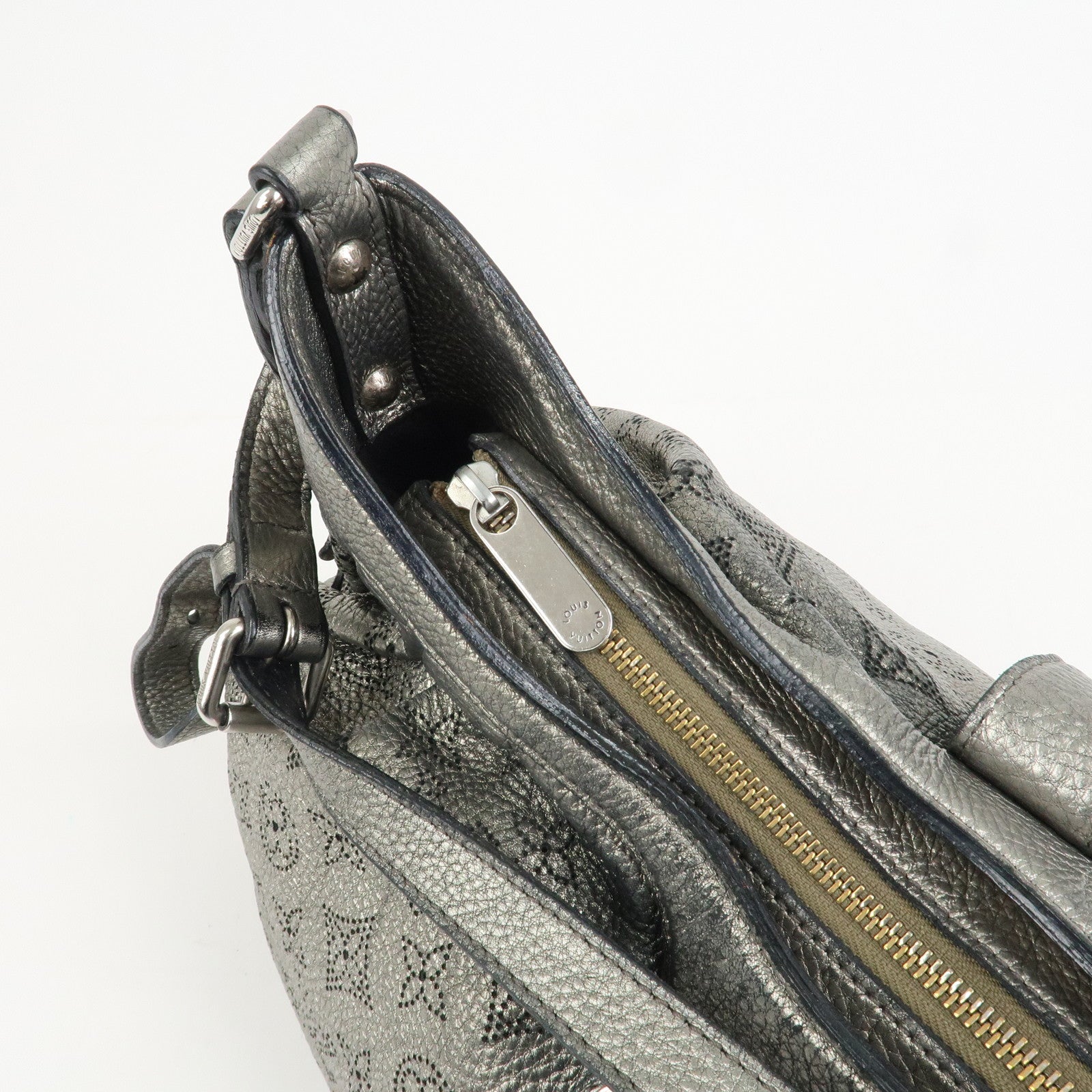 Louis Vuitton Monogram Mahina XS Shoulder Bag Argent M95718