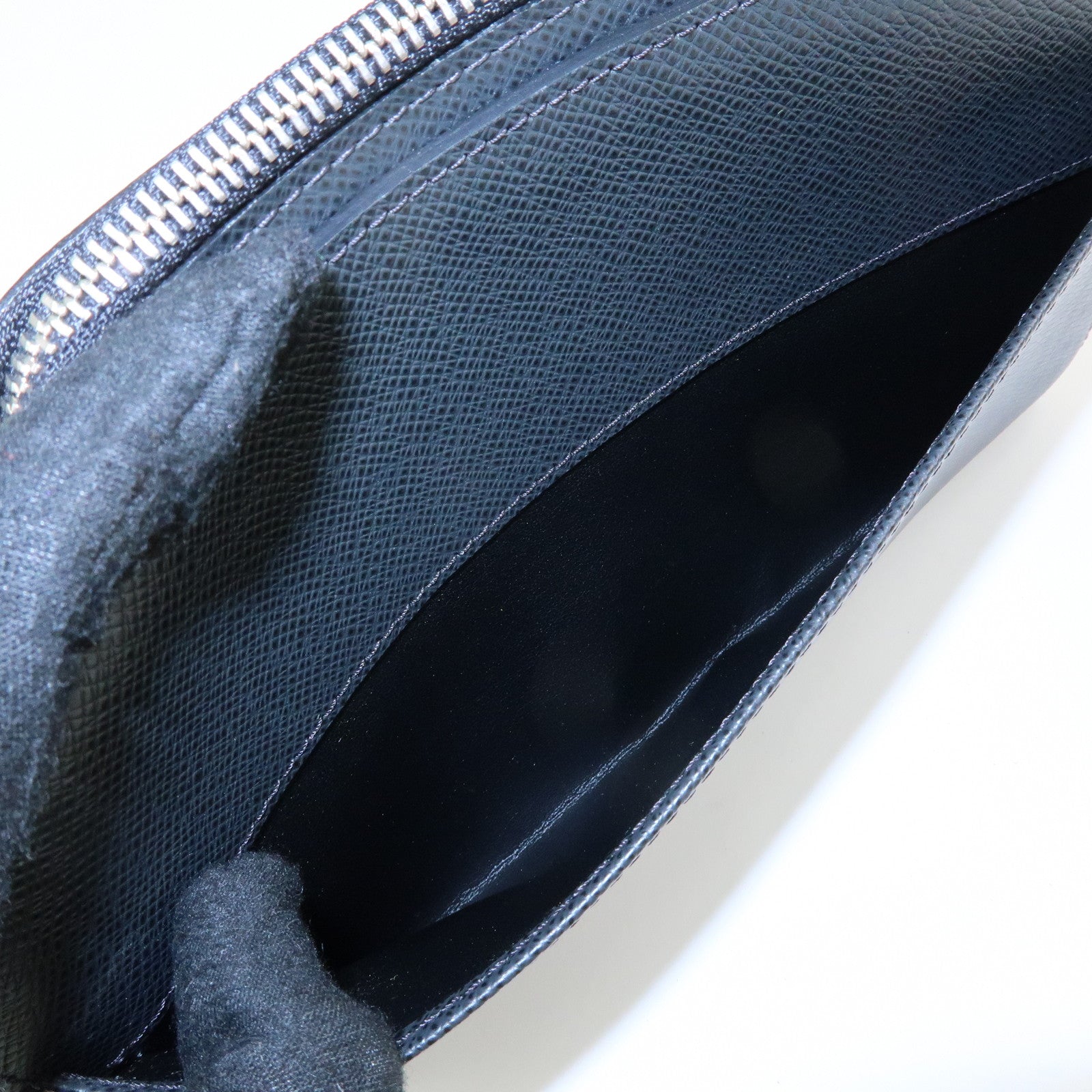 Louis Vuitton Taiga Baikal Leather Clutch Bag Pouch Ardoise M30182