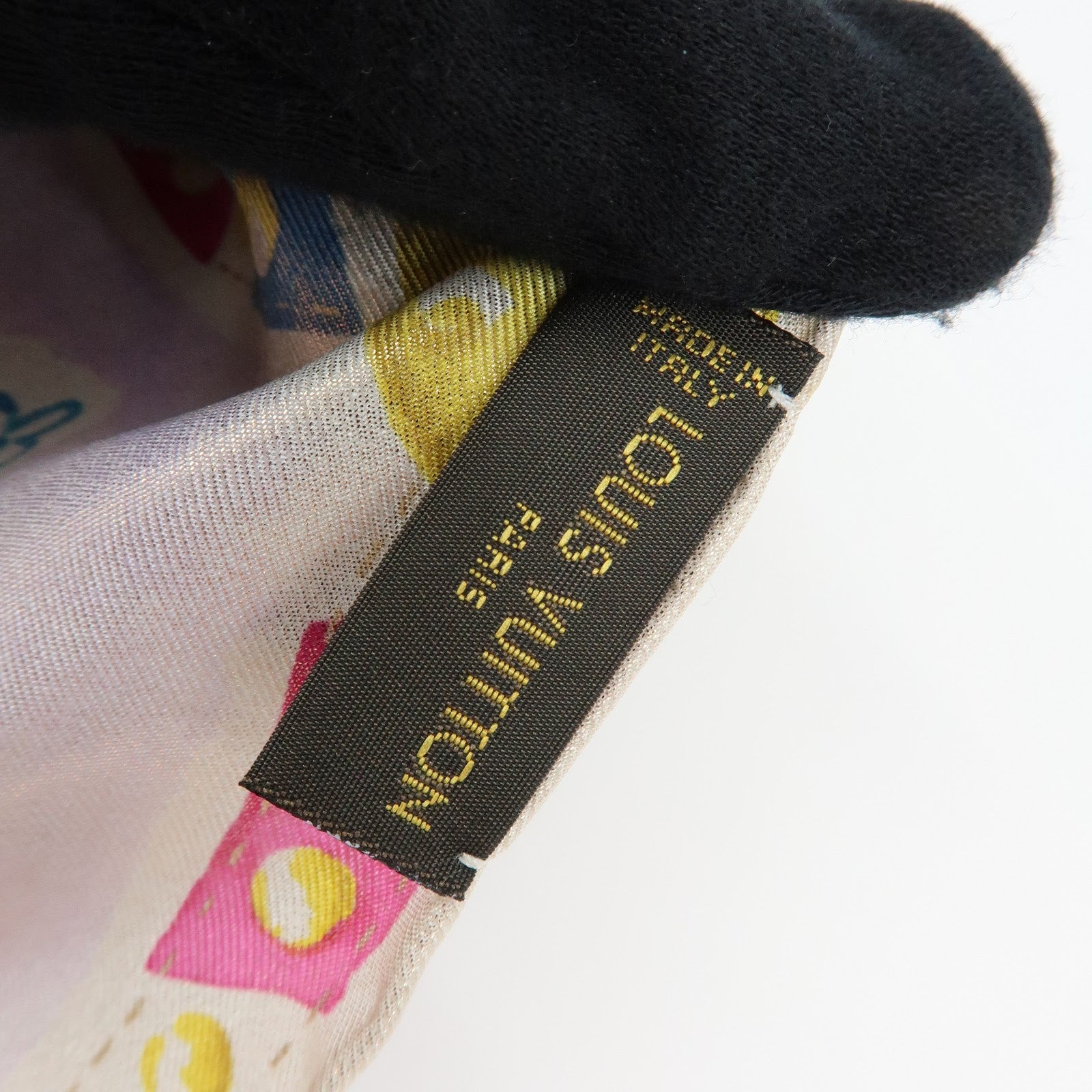 Louis Vuitton Silk 100% Scarf Voyage Autour De Ma Malle M72898