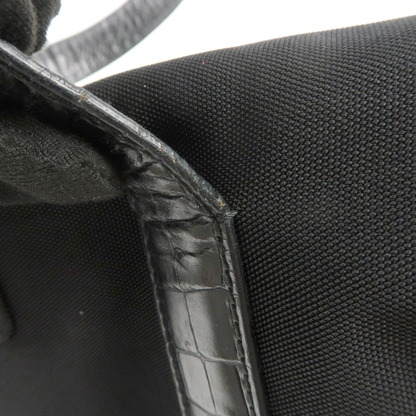 Ferragamo Vara Nylon Embossed Leather Shoulder Bag Hand Bag Black