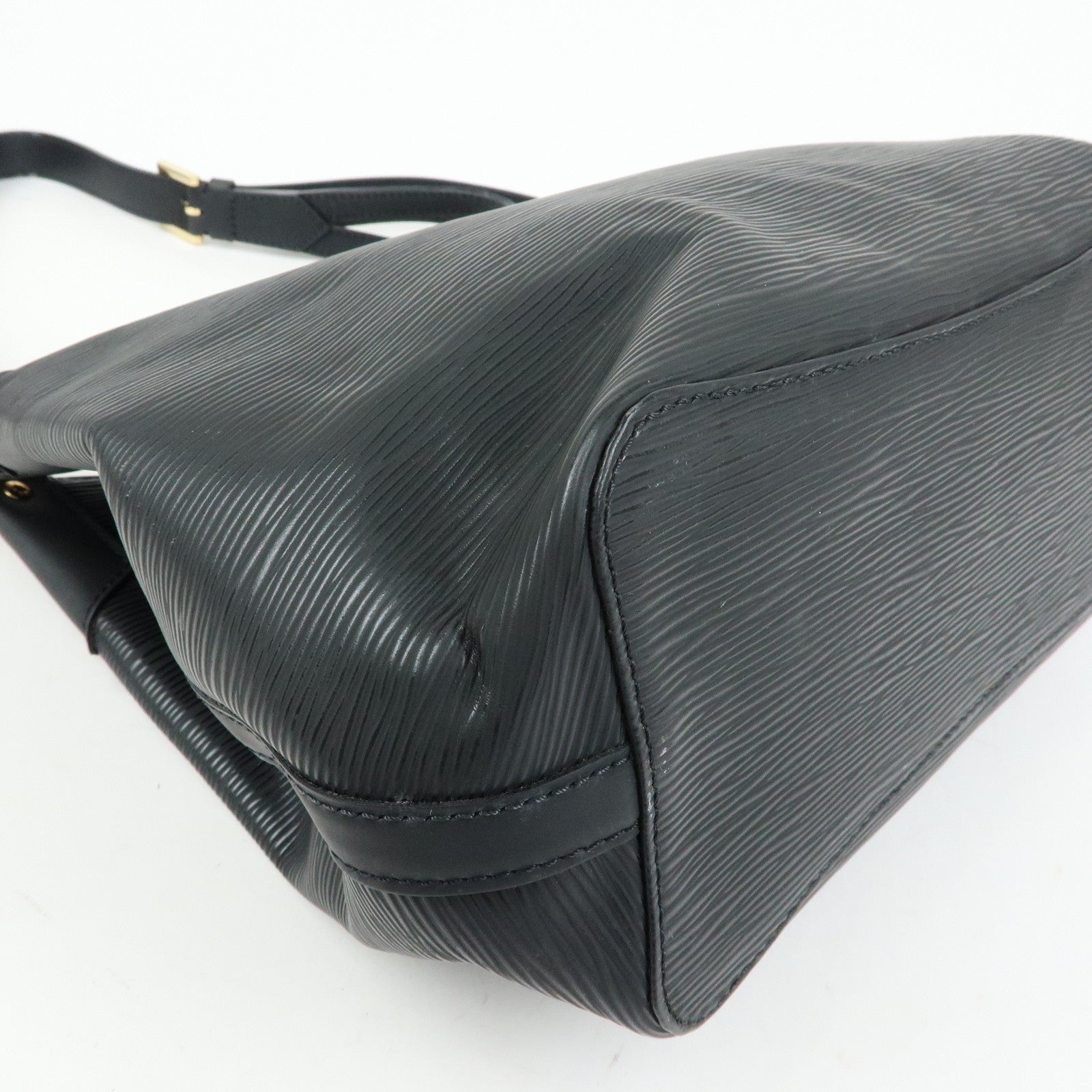 Louis Vuitton Epi Mandala MM Shoulder Bag Noir Black M58892