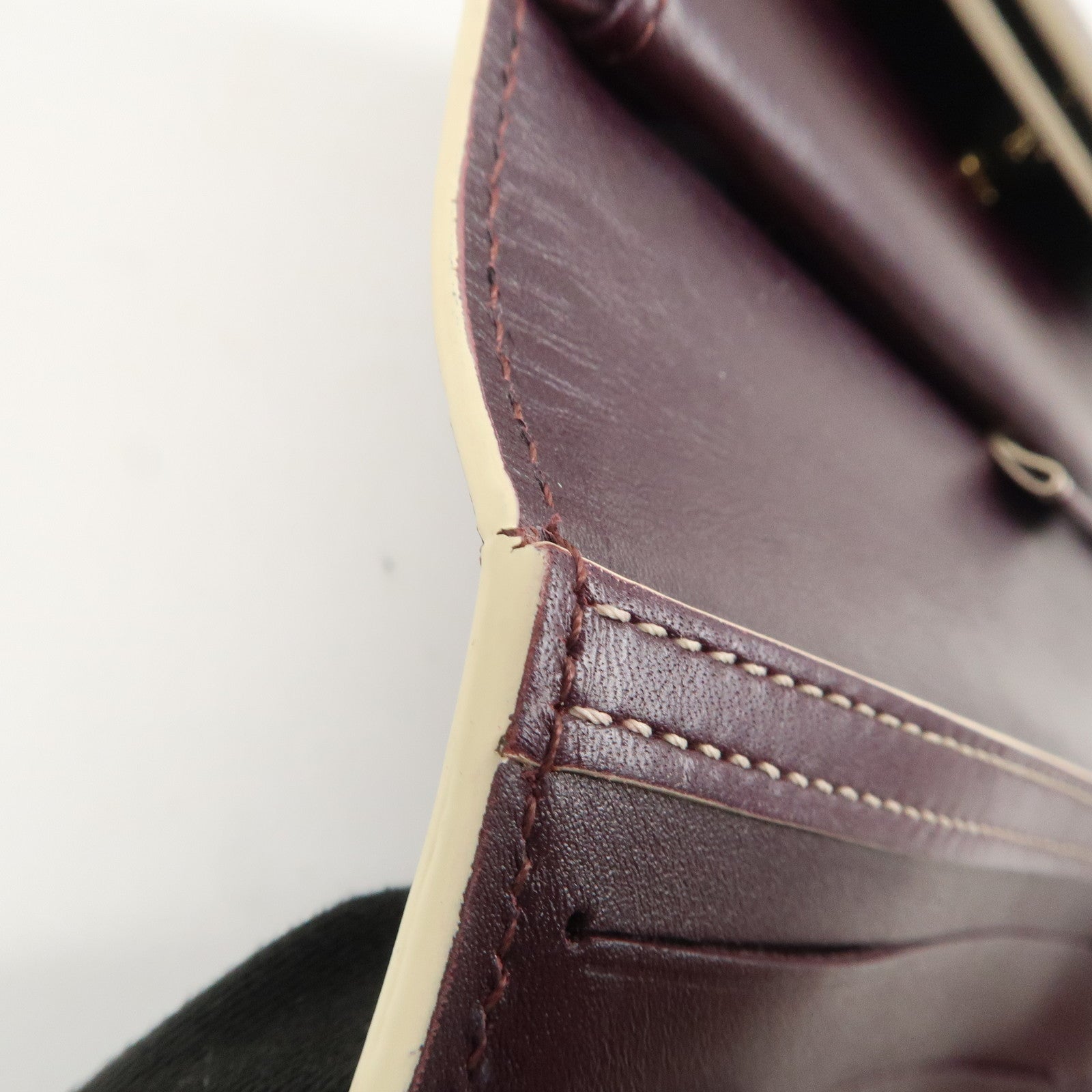 Louis Vuitton Suhali Portefeuille Tresor International M91838