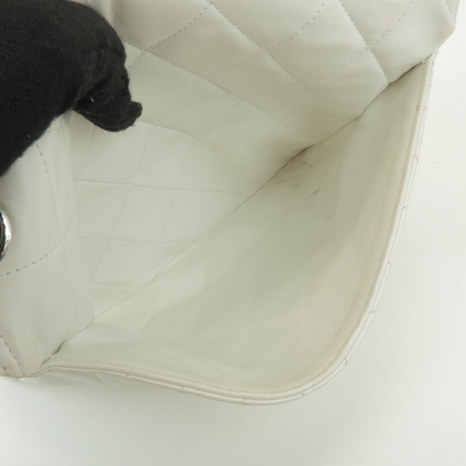 CHANEL Matelasse Lamb Skin Chain Shoulder Bag White Silver