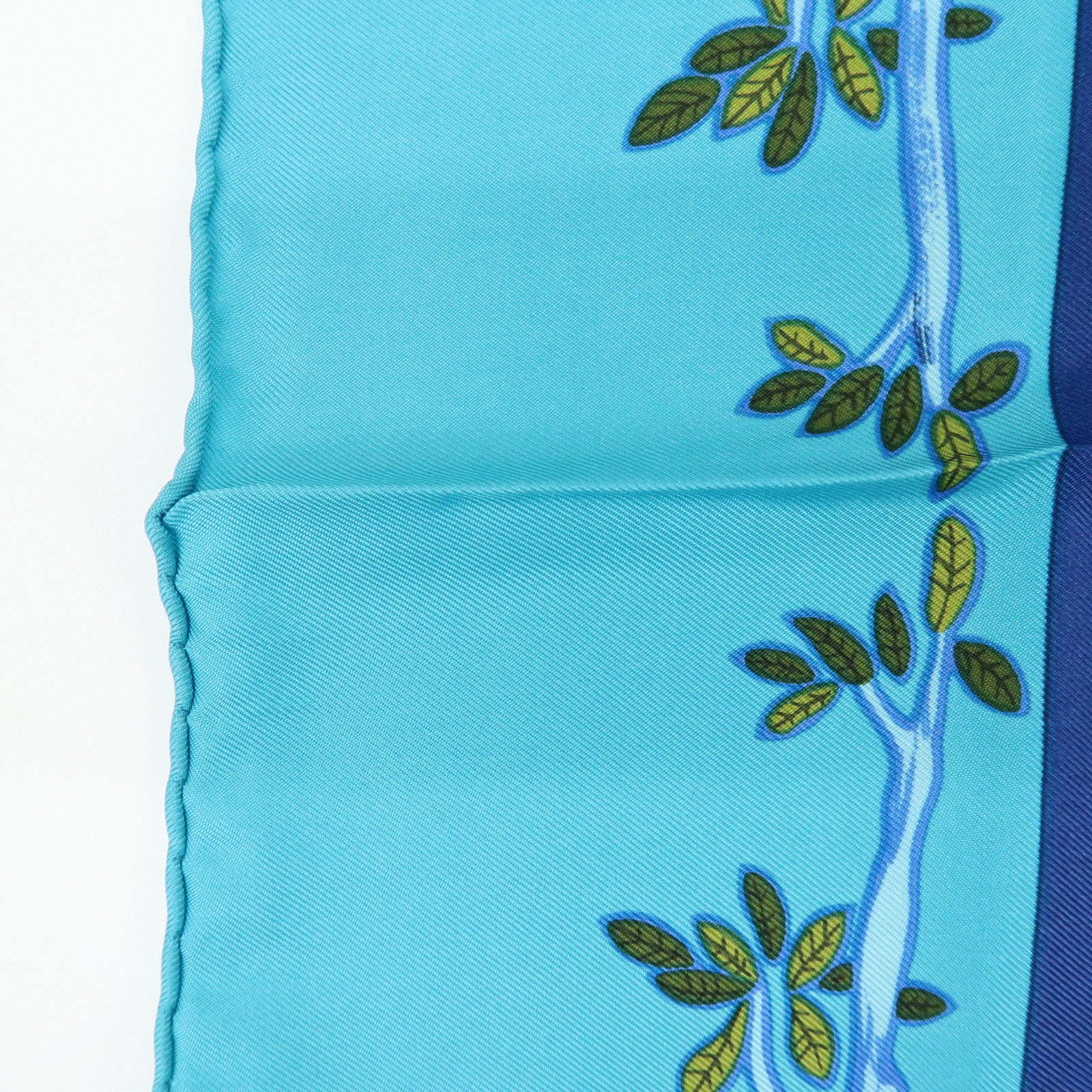 HERMES Carre 90 Silk 100% Scarf Annie Faivre Animal Print Blue