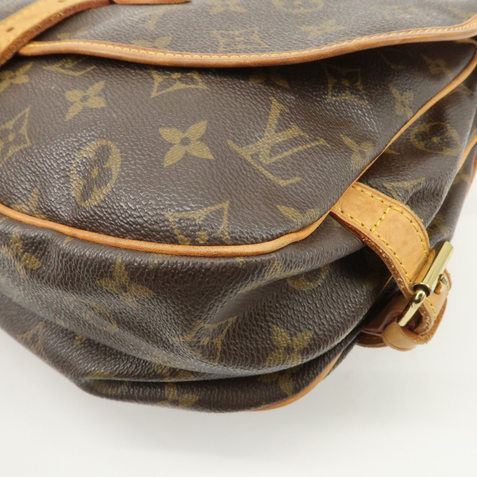 Louis Vuitton Monogram Saumur 30 Shoulder Bag Crossbody Bag M42256