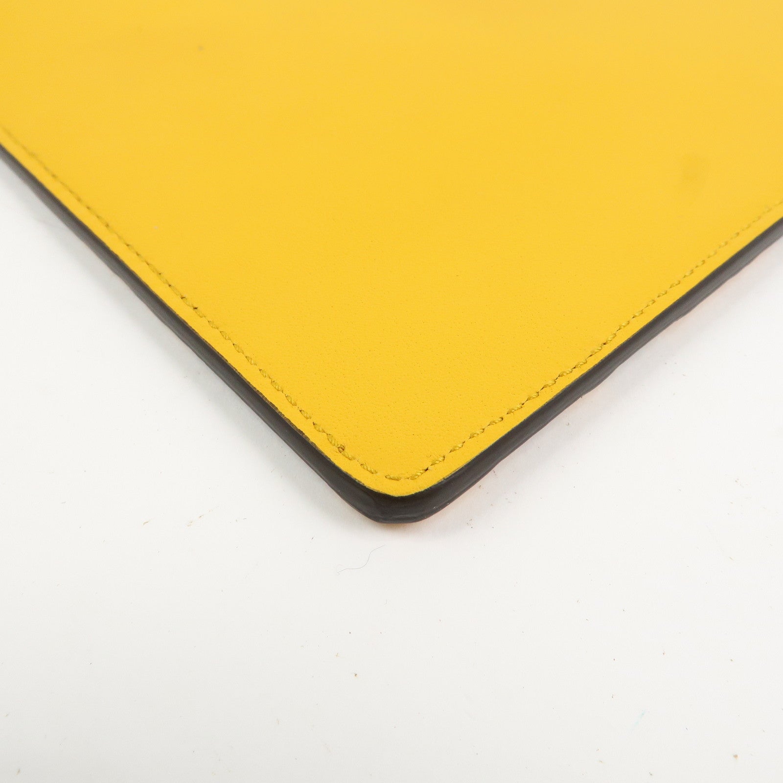 GUCCI GG Supreme Arabesque Leather Clutch Bag Beige Yellow 410810