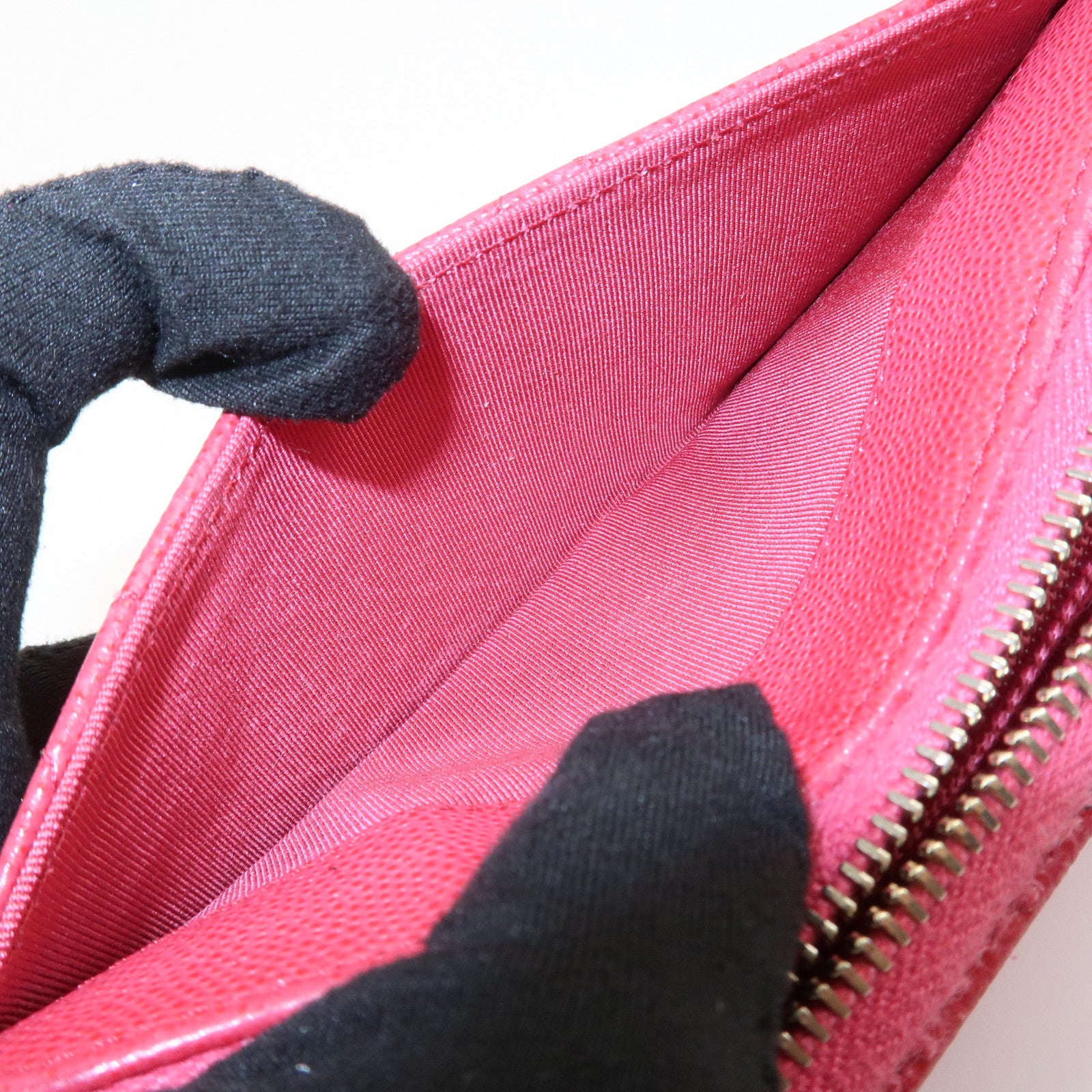 CHANEL COCO Mark Caviarskin Round Zippy Long Wallet Pink