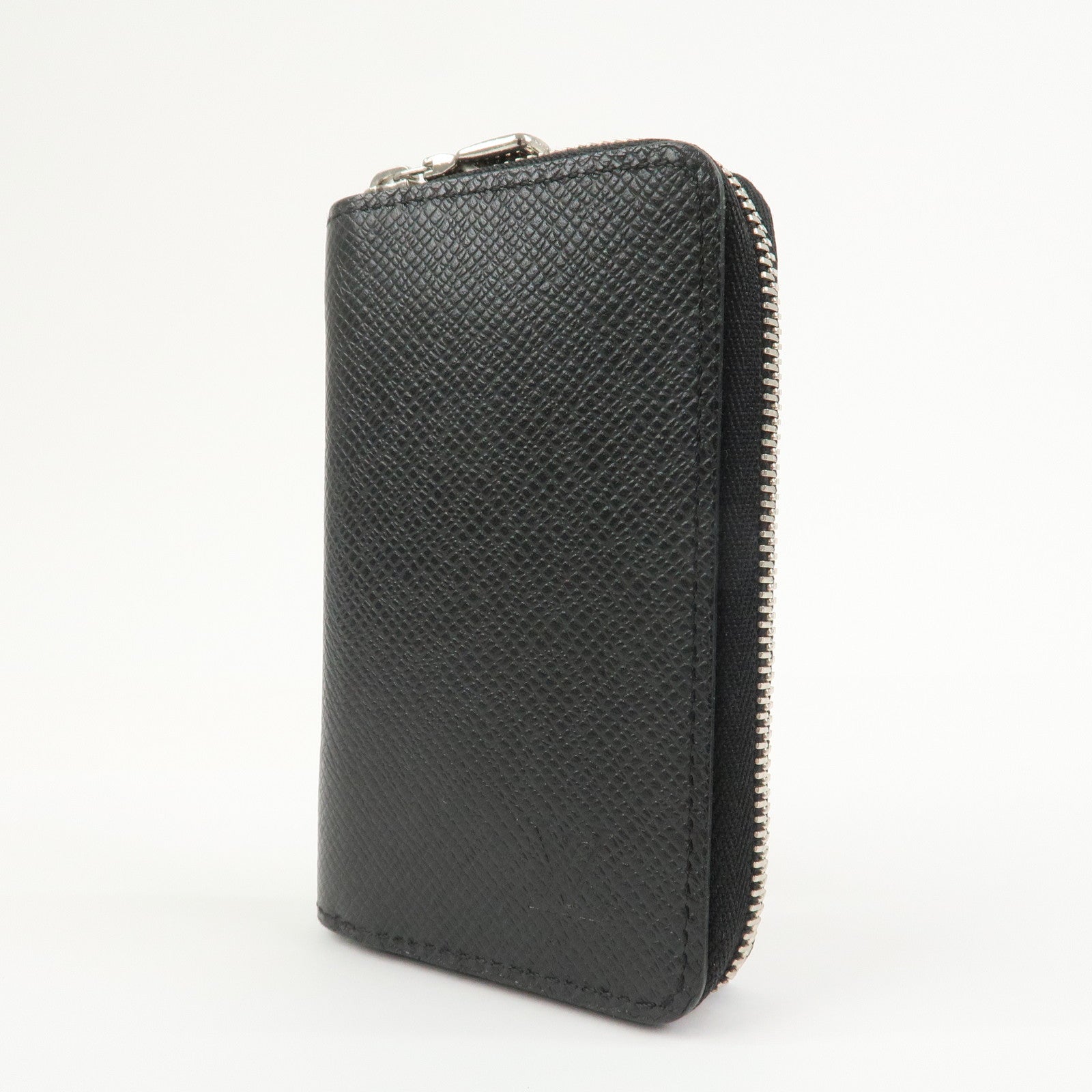 Louis Vuitton Taiga Zippy Coin Purse Coin Case Noir Black M30511