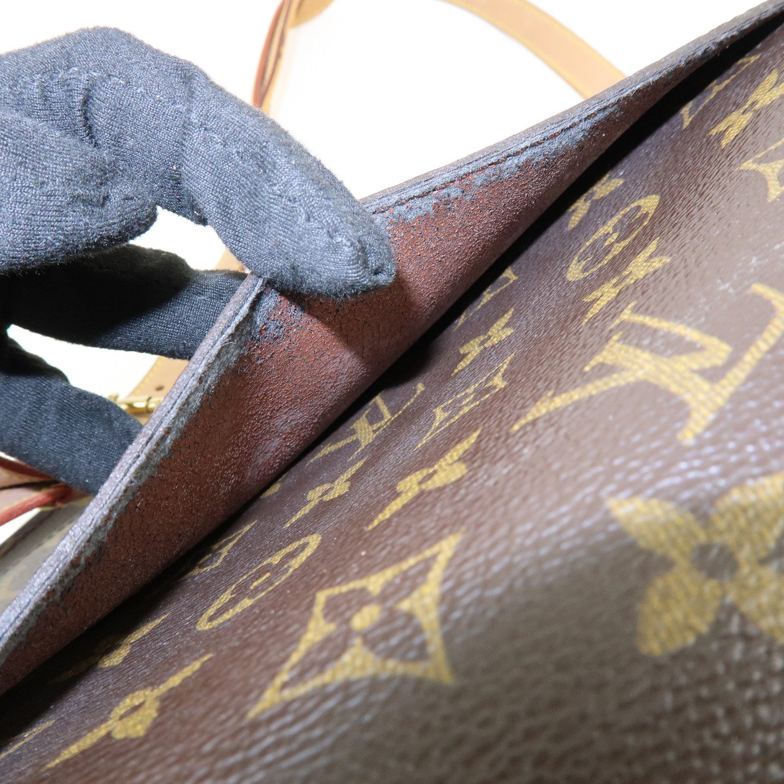 Louis Vuitton Monogram Saint Cloud GM Shoulder Bag Brown M51242