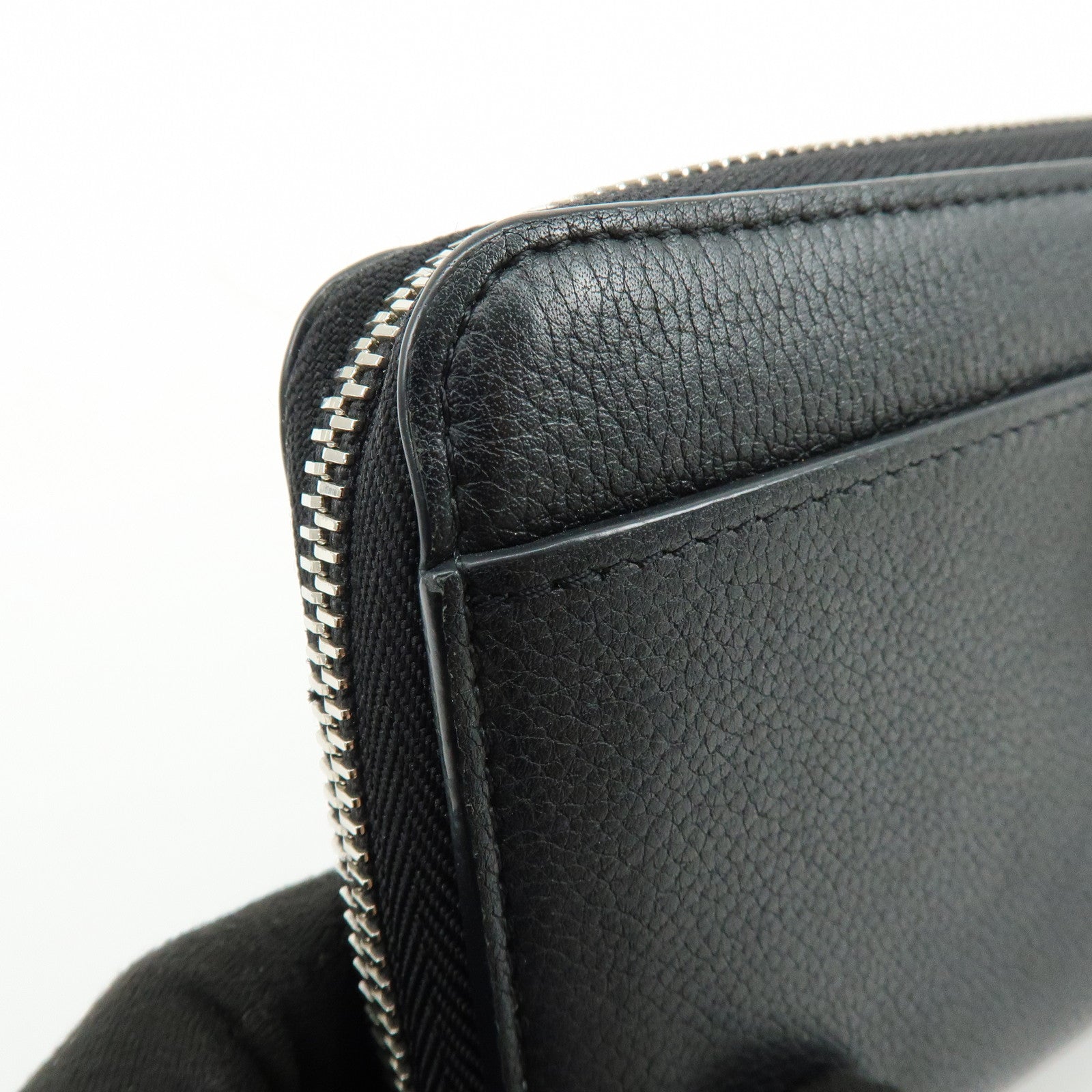 Louis Vuitton Leather Lockme Round Zippy Long Wallet Noir M62622