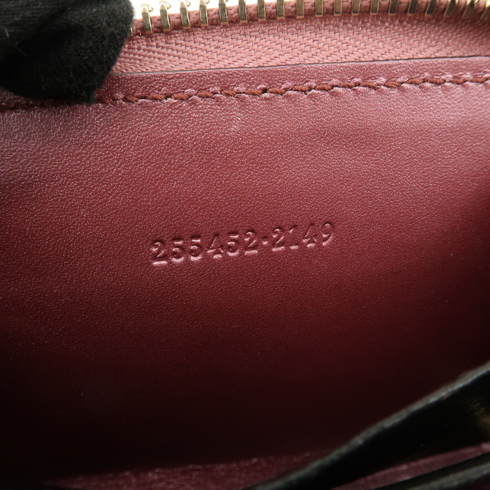 GUCCI Micro Guccissima Leather Round Zippy Coin Case 255452