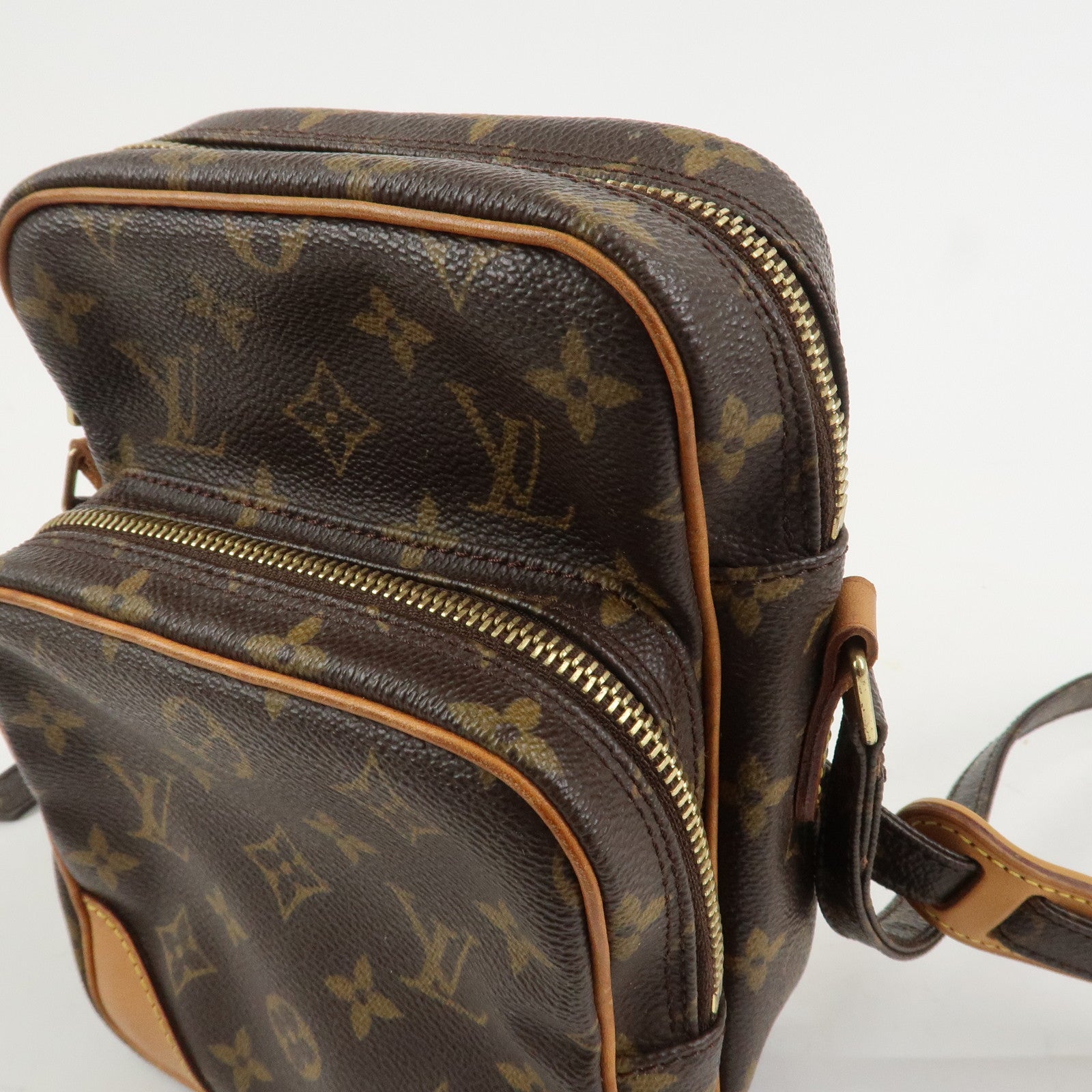Louis Vuitton Monogram Amazone Shoulder Bag Crossbody Bag M45236