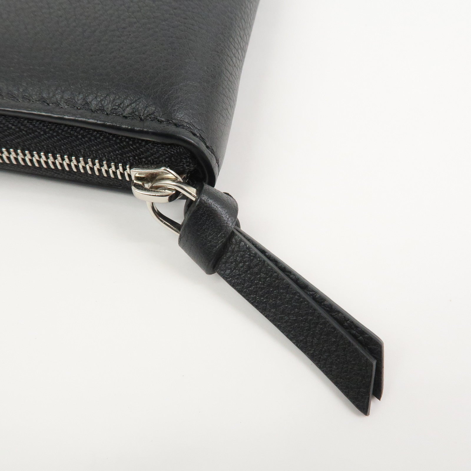 Louis Vuitton Lock Me Calf Leather Coin Case Coin Purse Noir M80099