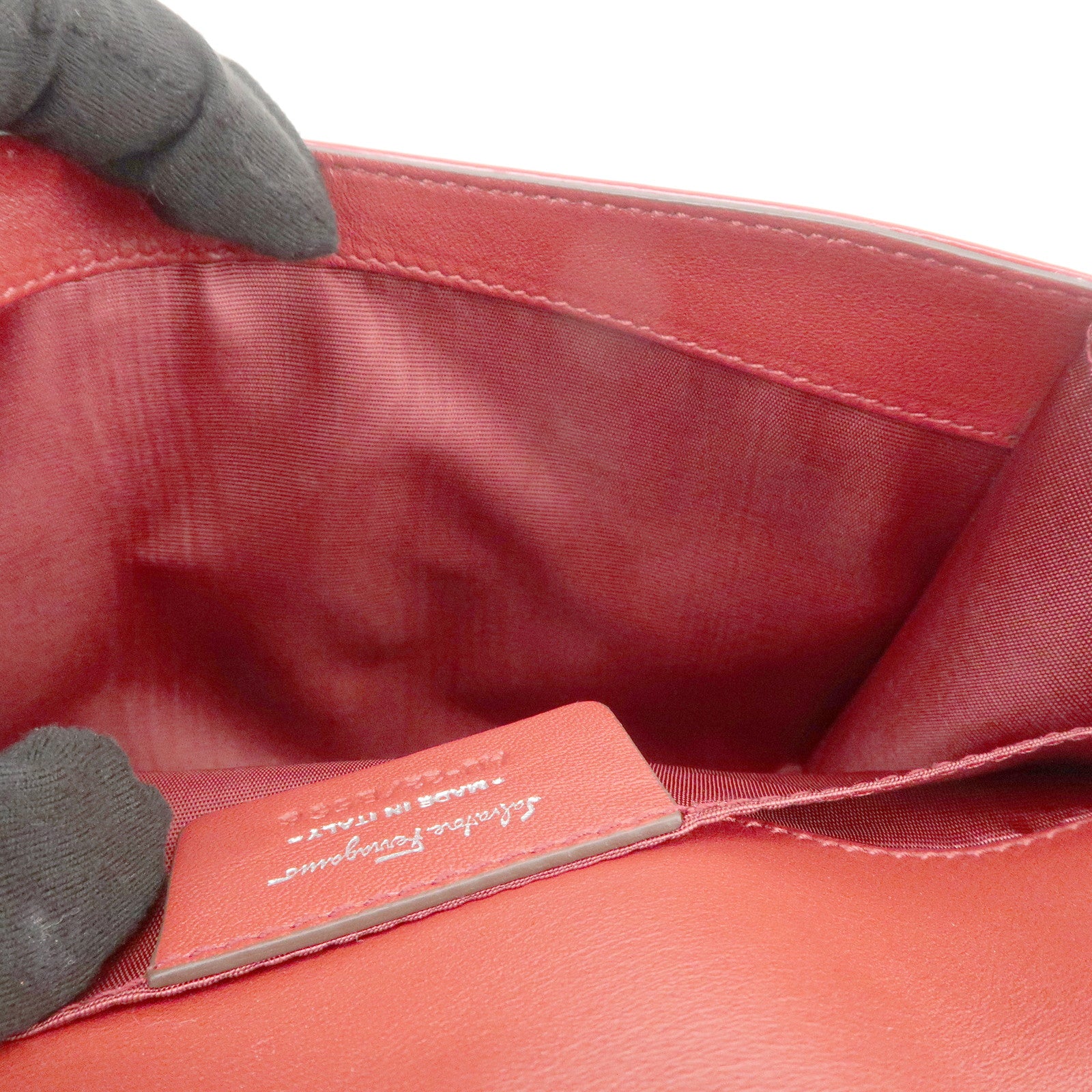 Ferragamo Vara Ribbon Patent Leather Shoulder Bag Crossbody Bag Red
