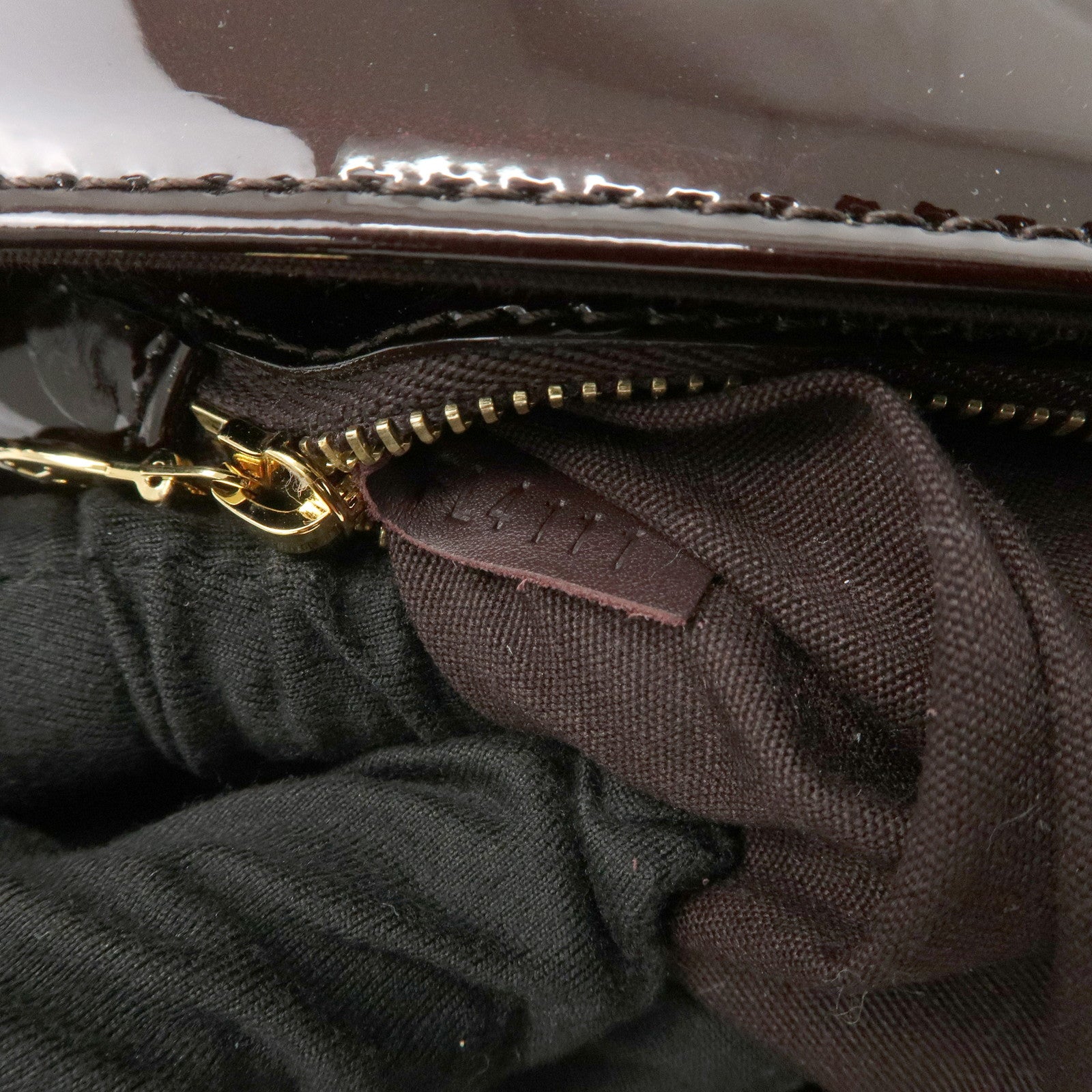 Louis Vuitton Vernis Pochette Sobe Clutch Bag Amarante M93490