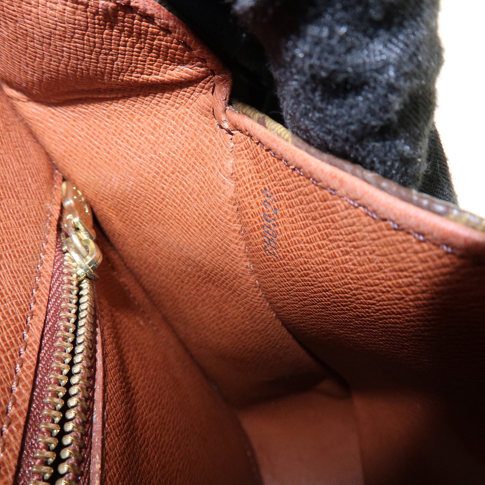 Louis Vuitton Monogram Saint Cloud GM Shoulder Bag Brown M51242