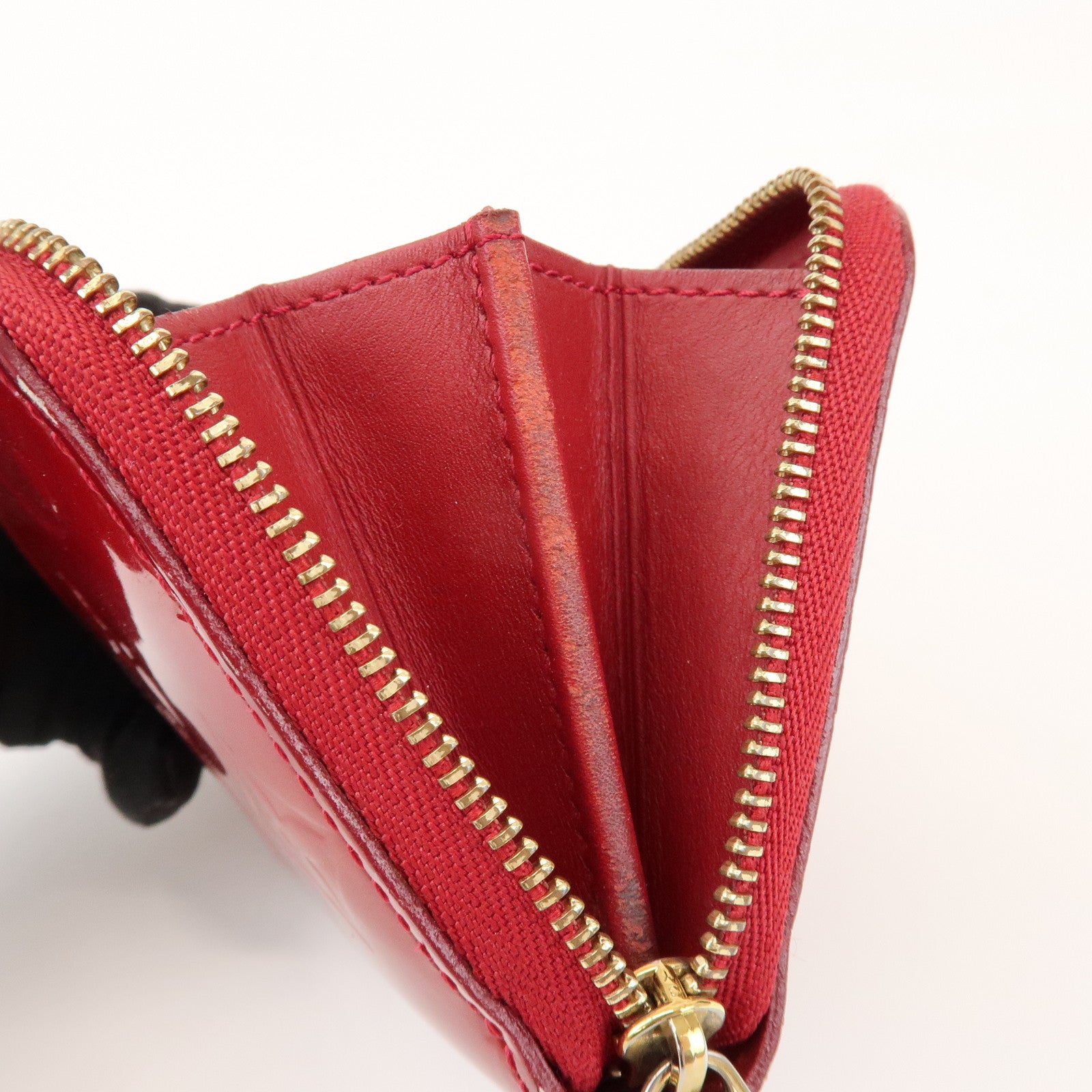 Louis Vuitton Monogram Vernis Leather Zippy Coin Case Pomme d'Amour