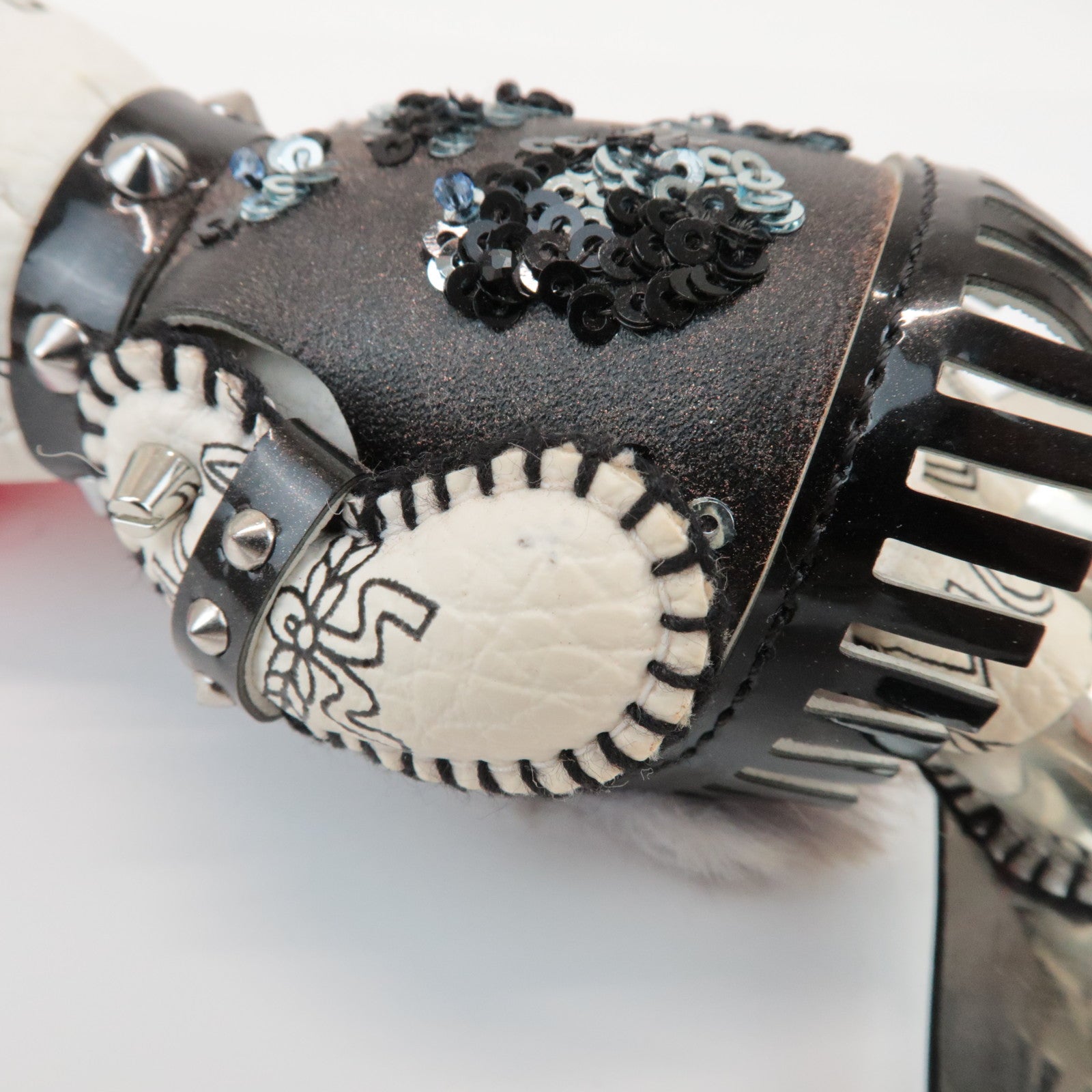 MCM Rabbit Skateboard Leather Metal Key Holder Ivory Black