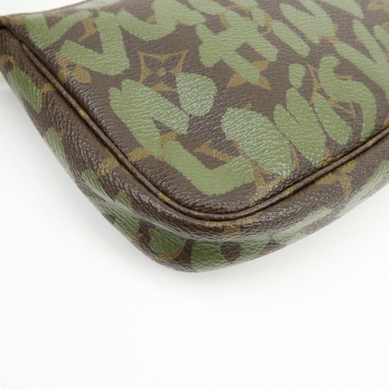 Louis Vuitton Monogram Graffiti Pochette Accessires Hand Bag M92191