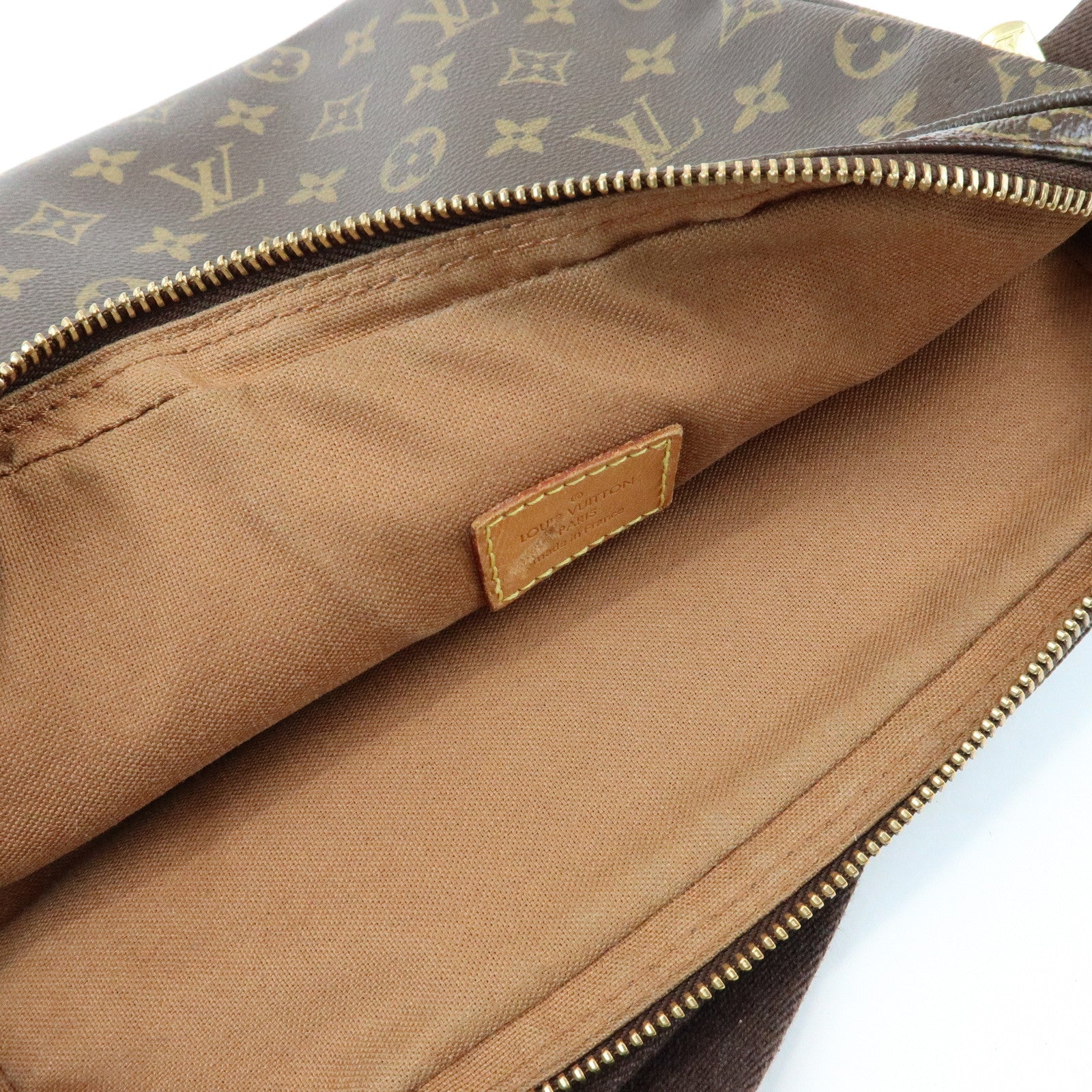 Louis Vuitton Monogram Trotteur Beaubourg Shoulder Bag Brown M97037