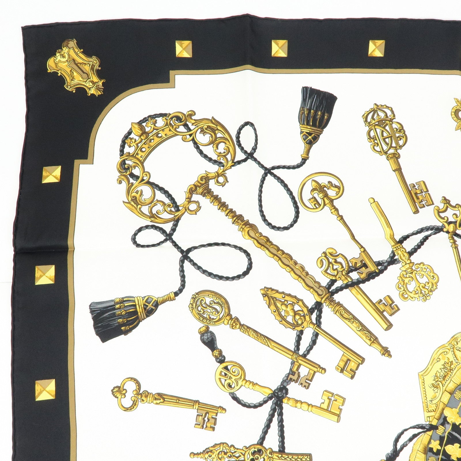 HERMES Carre 90 Silk 100% Scarf LES CLES THE KEYS RARE White Black