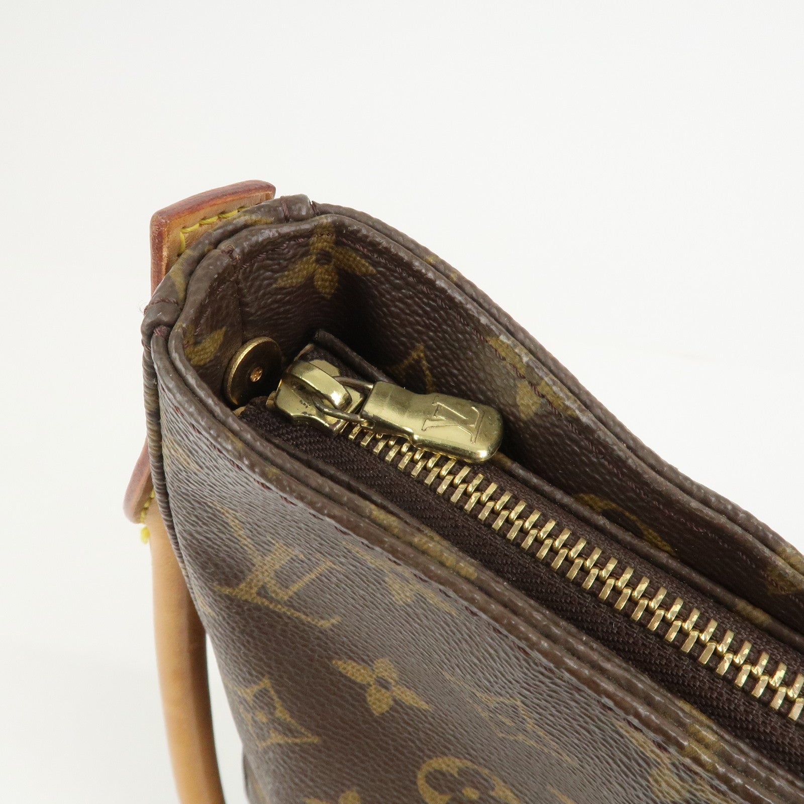 Louis Vuitton Monogram Looping GM Shoulder Bag Bown M51145