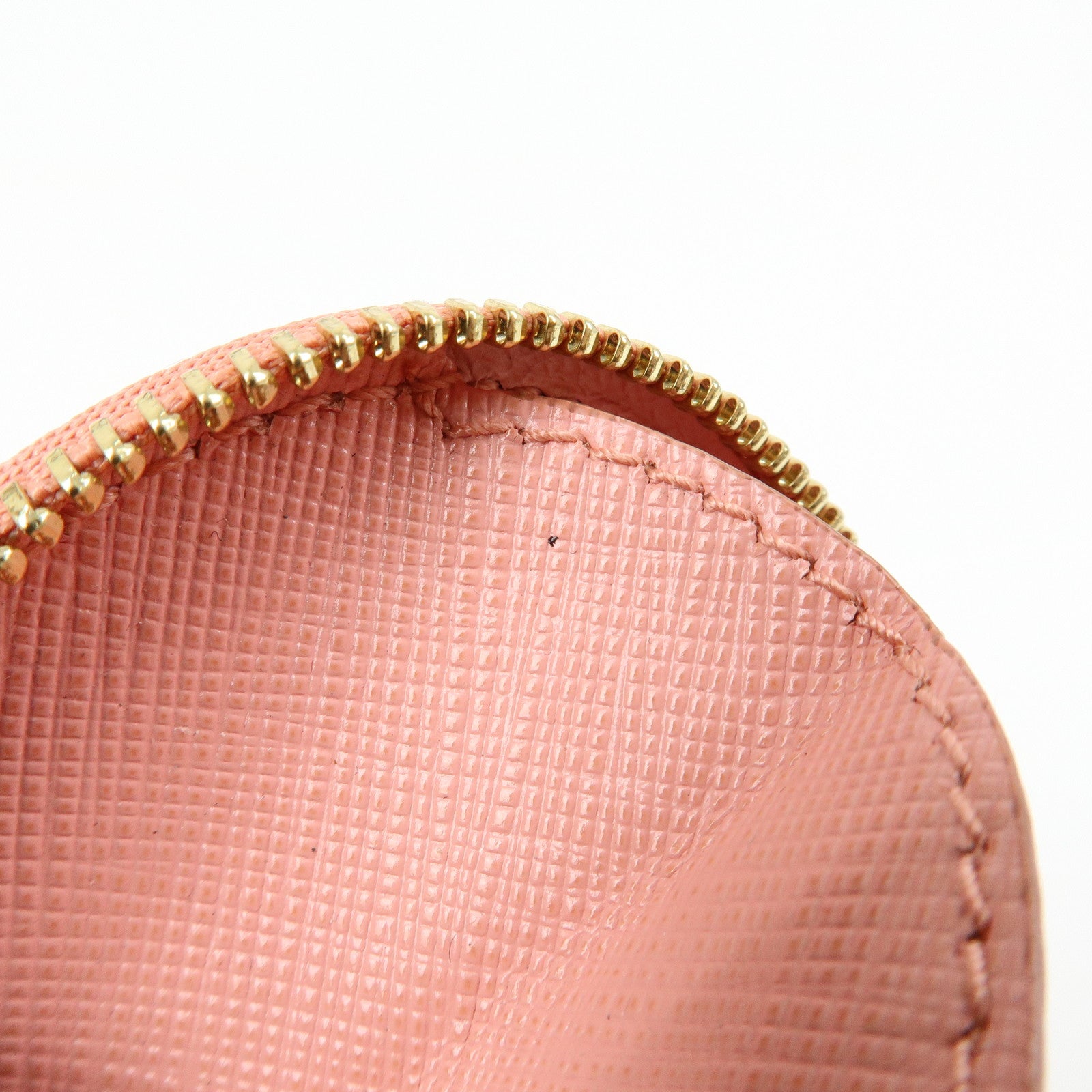 Ferragamo Gancini Leather Heart Motif Coin Case Pink