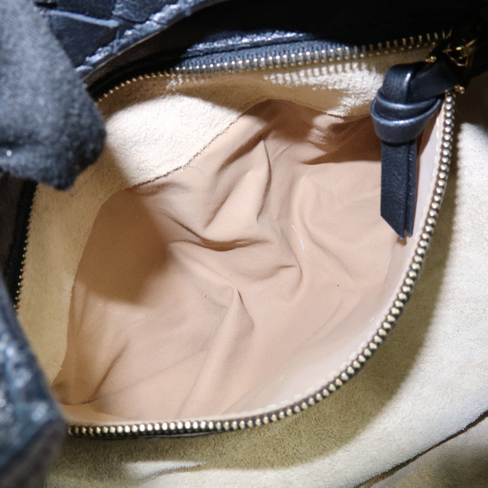 BOTTEGA VENETA  Intrecciato Leather Hand Bag Black 113087