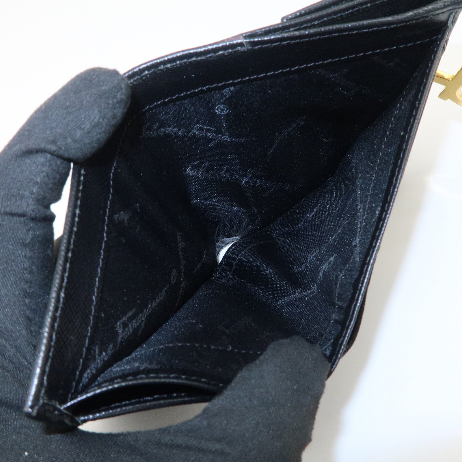 Ferragamo Gancini Leather Bi-fold Compact Wallet Black 22 0778