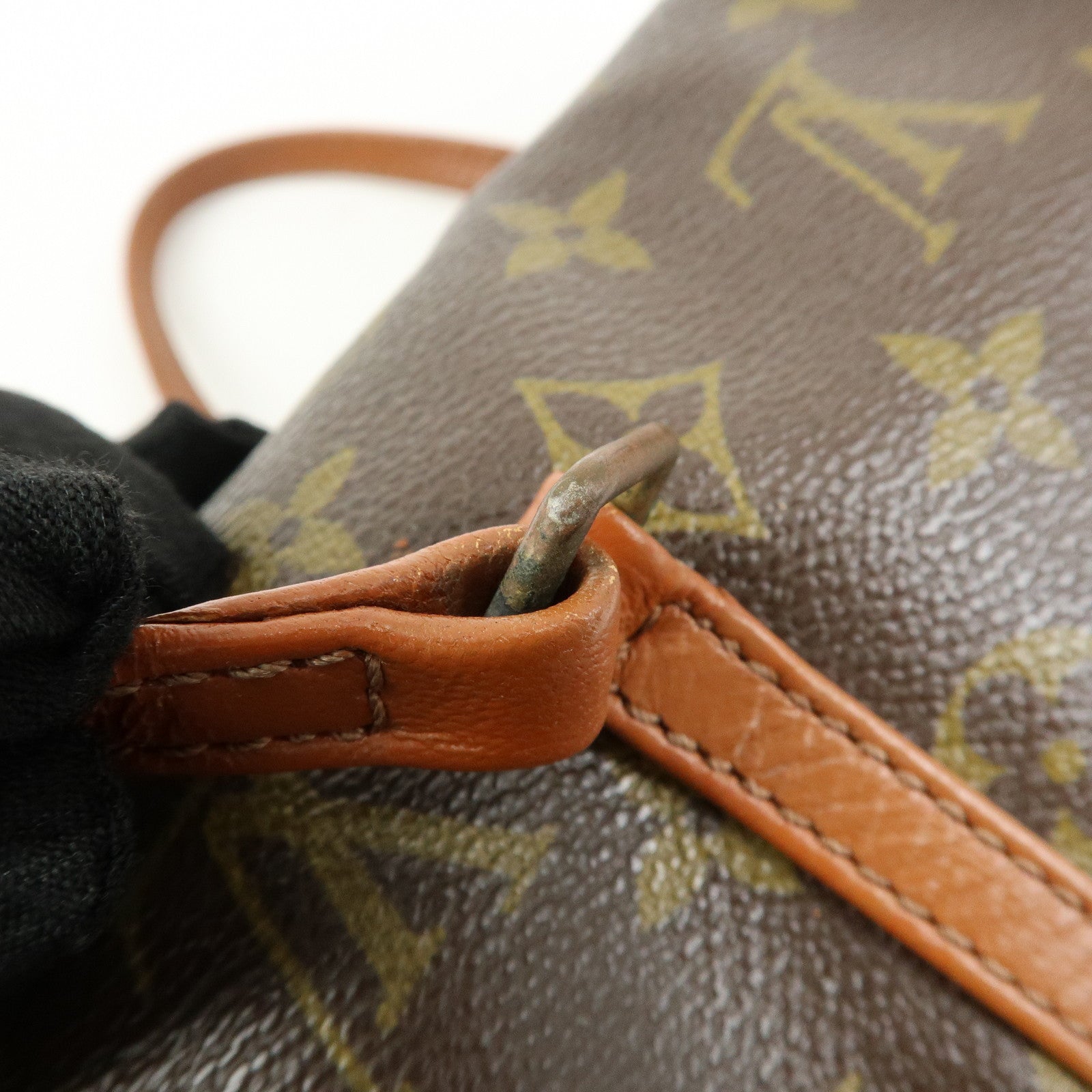 Louis Vuitton Monogram Canvas Leather Papillon 22 Hand Bag M51367