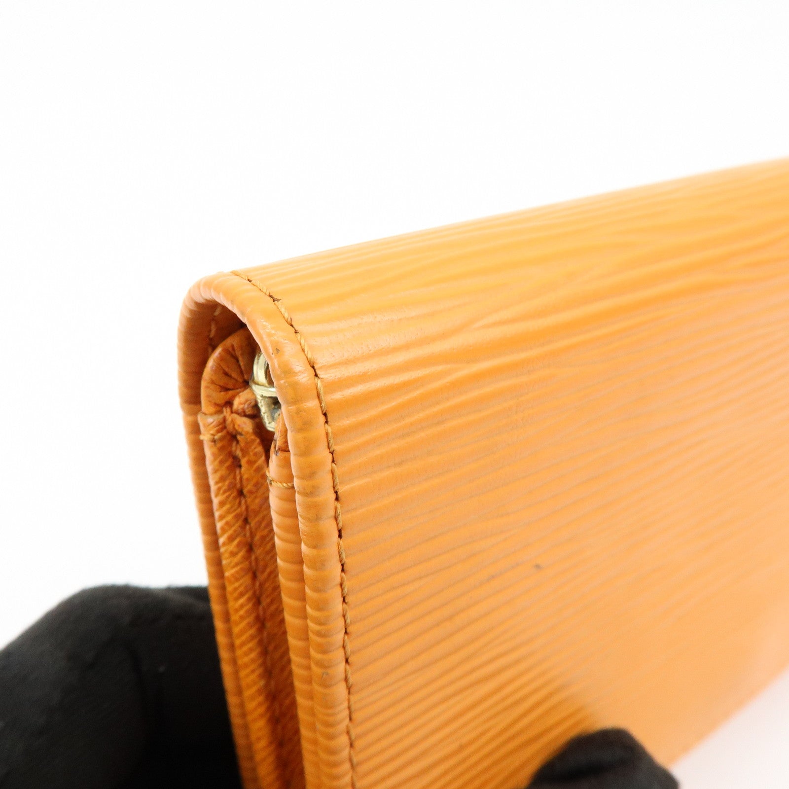 Louis Vuitton Epi Leather Porte Monnaie Billets Tresor M6350H