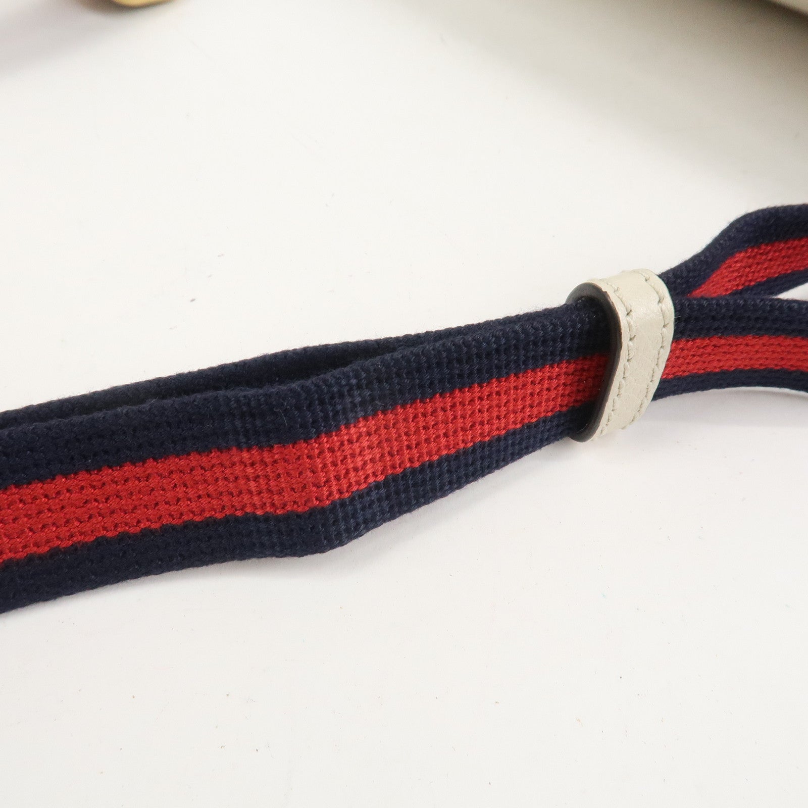 GUCCI Sherry Leather Waist Pouch Body Bag White 527792