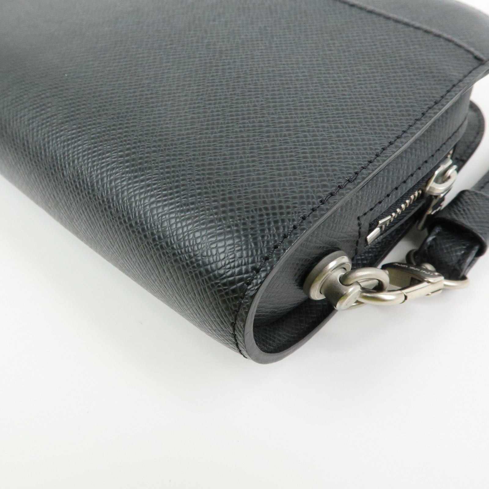 Louis Vuitton Taiga Baikal Leather Clutch Bag Pouch Ardoise M30182