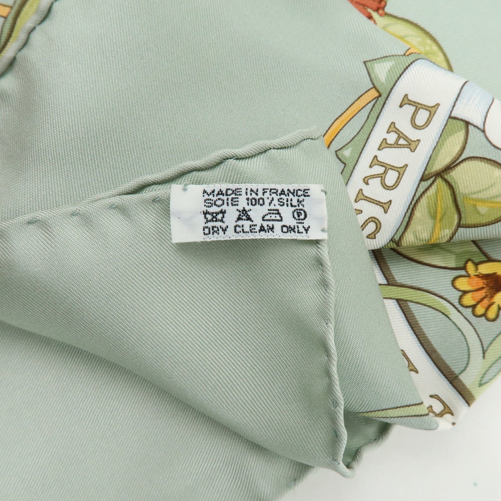 HERMES Carre 90 Silk 100% Scarf JUNGLE LOVE Light Green Ivory