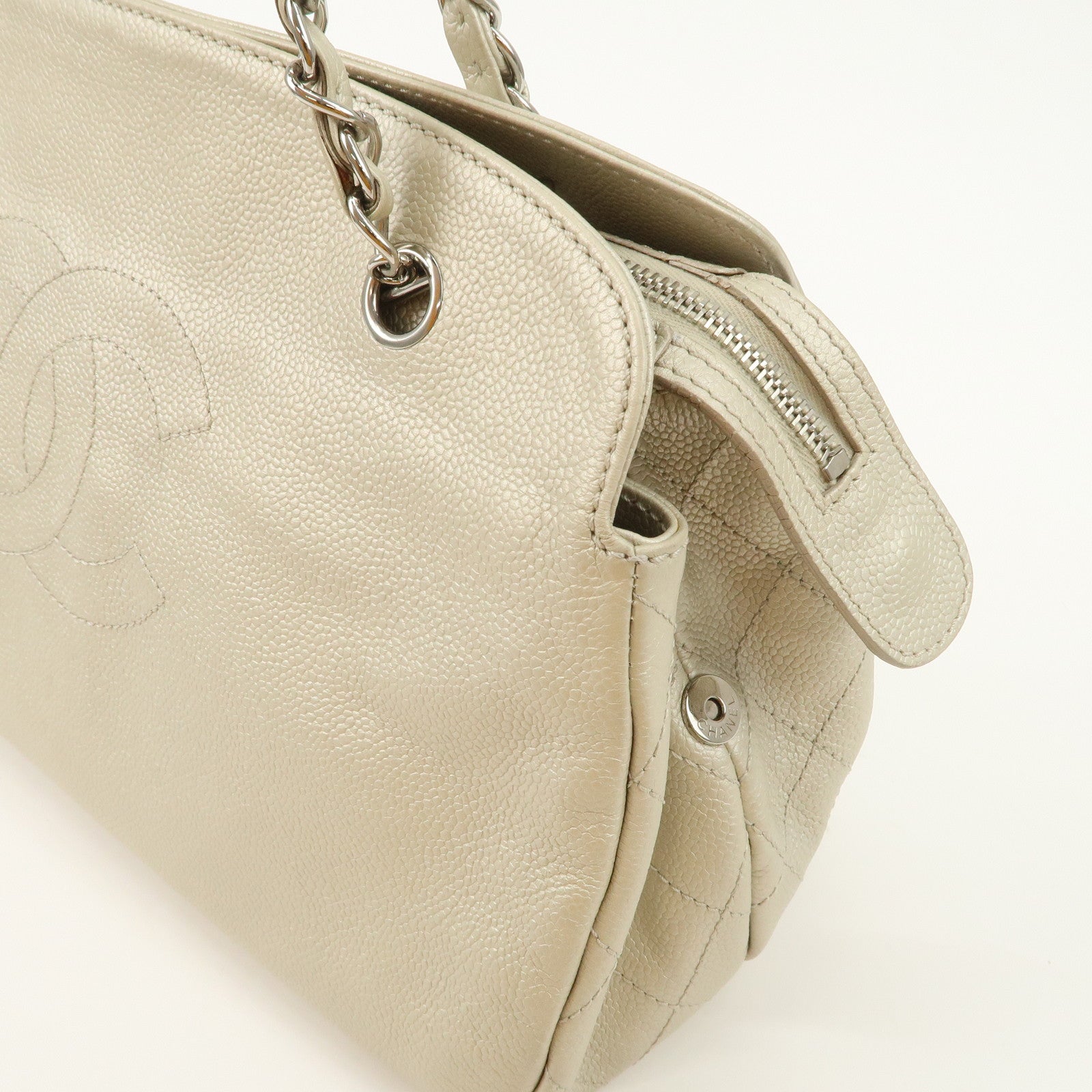 CHANEL Logo Caviarskin Chain Shoulder Bag White Silver HDW