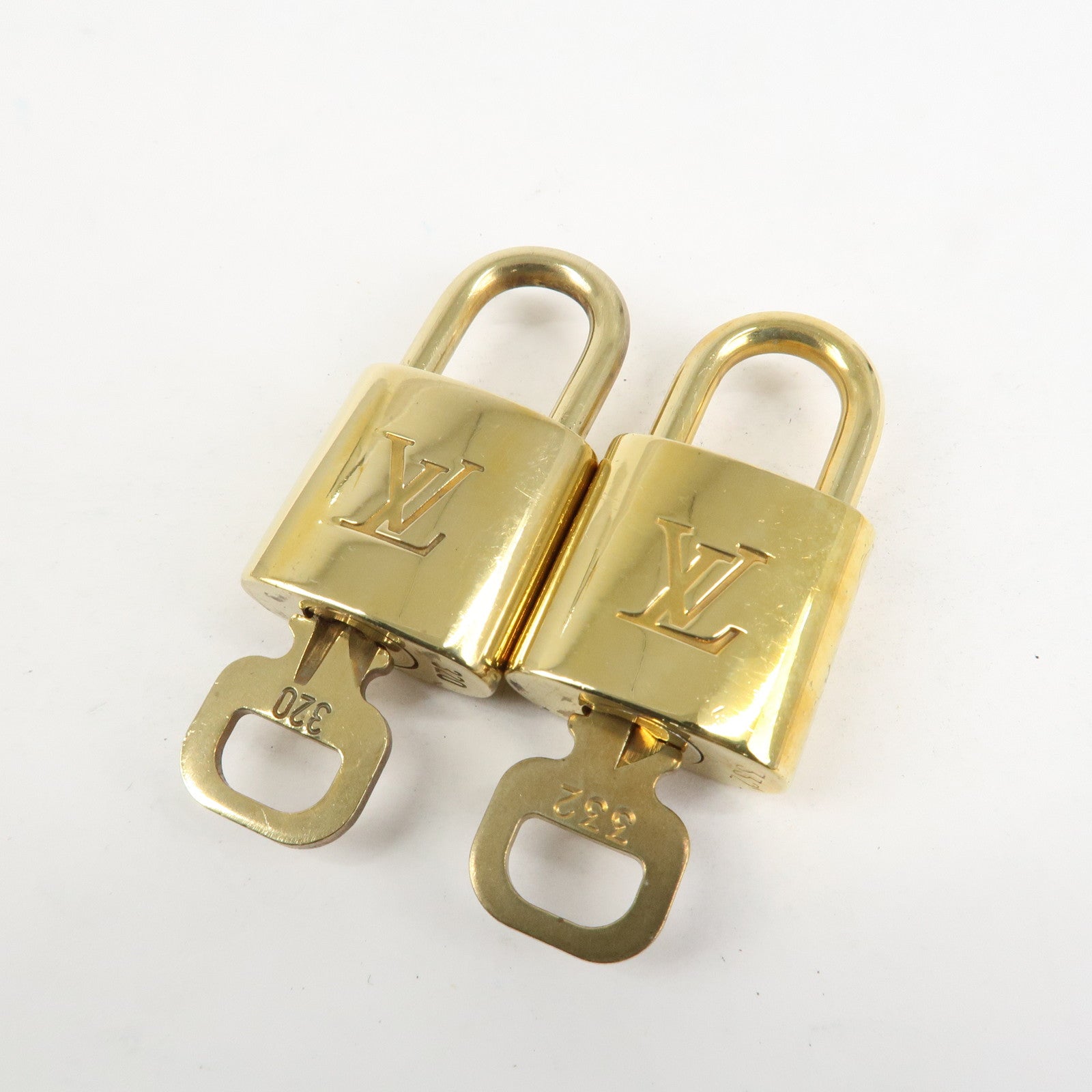 Louis Vuitton Set of 10 Lock & Key Cadena Key Lock Metal Gold