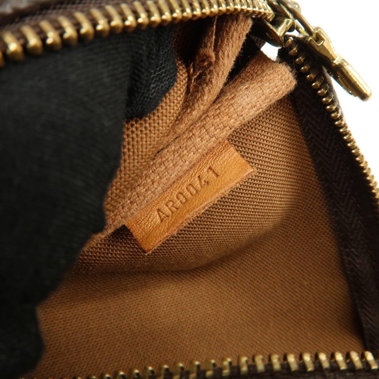 Louis Vuitton Monogram Graffiti Pochette Accessoires Pouch M92192