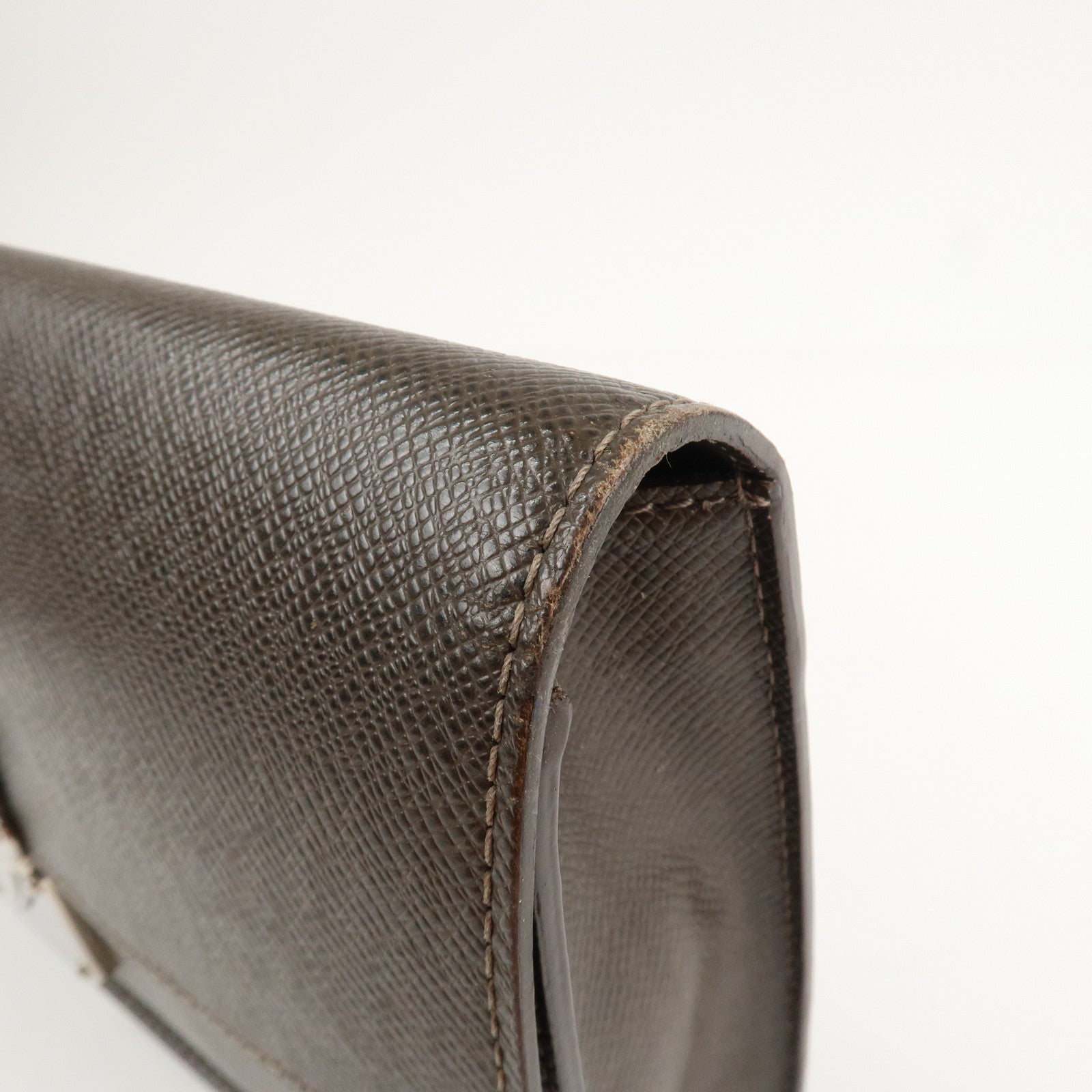 Louis Vuitton Taiga Veraiya Clutch Bag Hand Bag Grizzly M32598