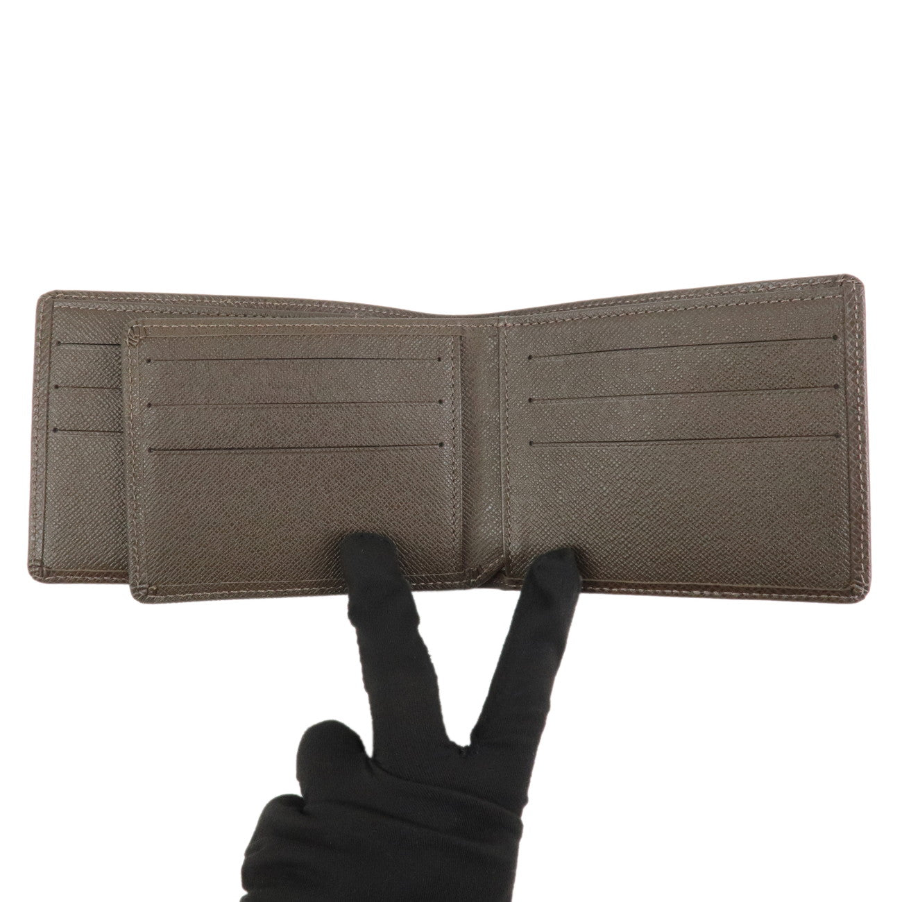 Louis Vuitton Taiga Porte Billets 3 Vole Wallet Grizzly M30428