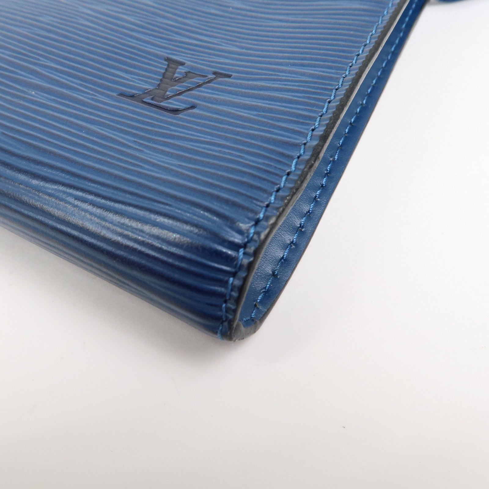 Louis Vuitton Epi Pochette Accessoires Pouch Toledo Blue M52945